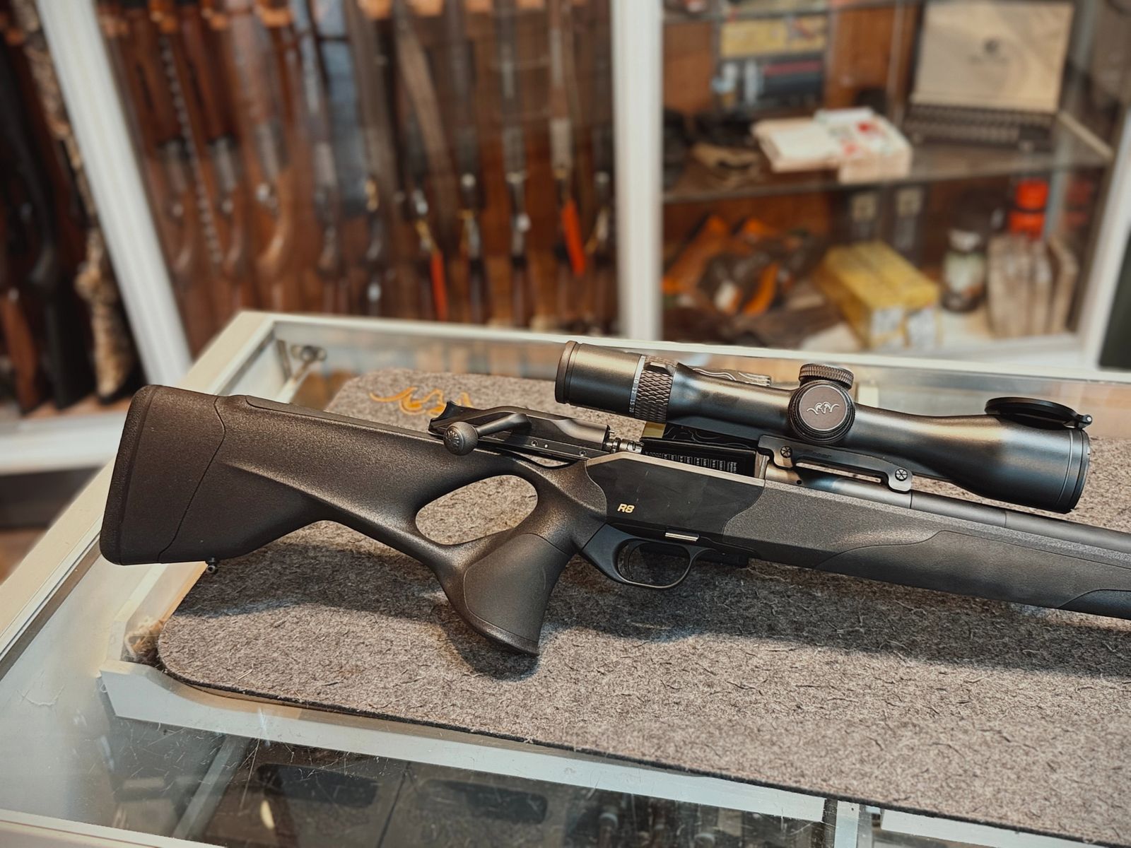 Blaser R8 Ultimate Silence paquete completo