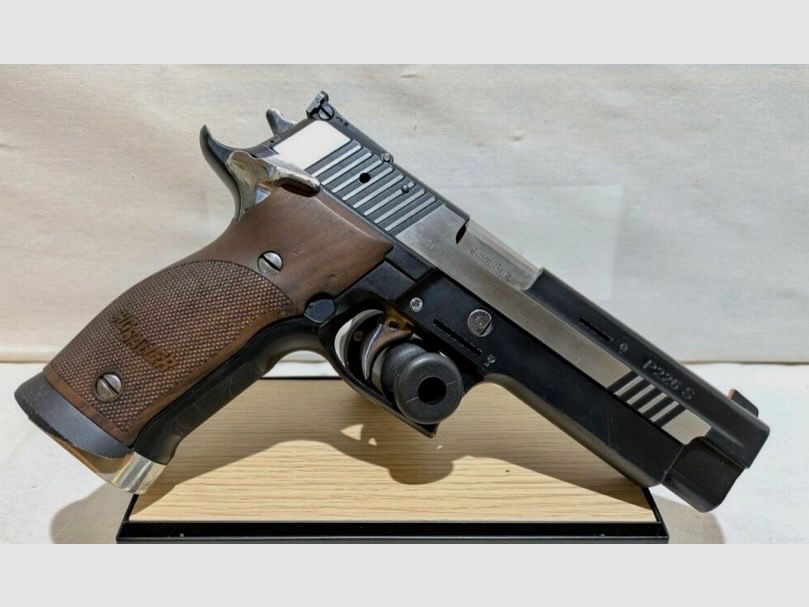 SIG Sauer P226S X-Five Black & White Limited Edition – 9 mm Luger