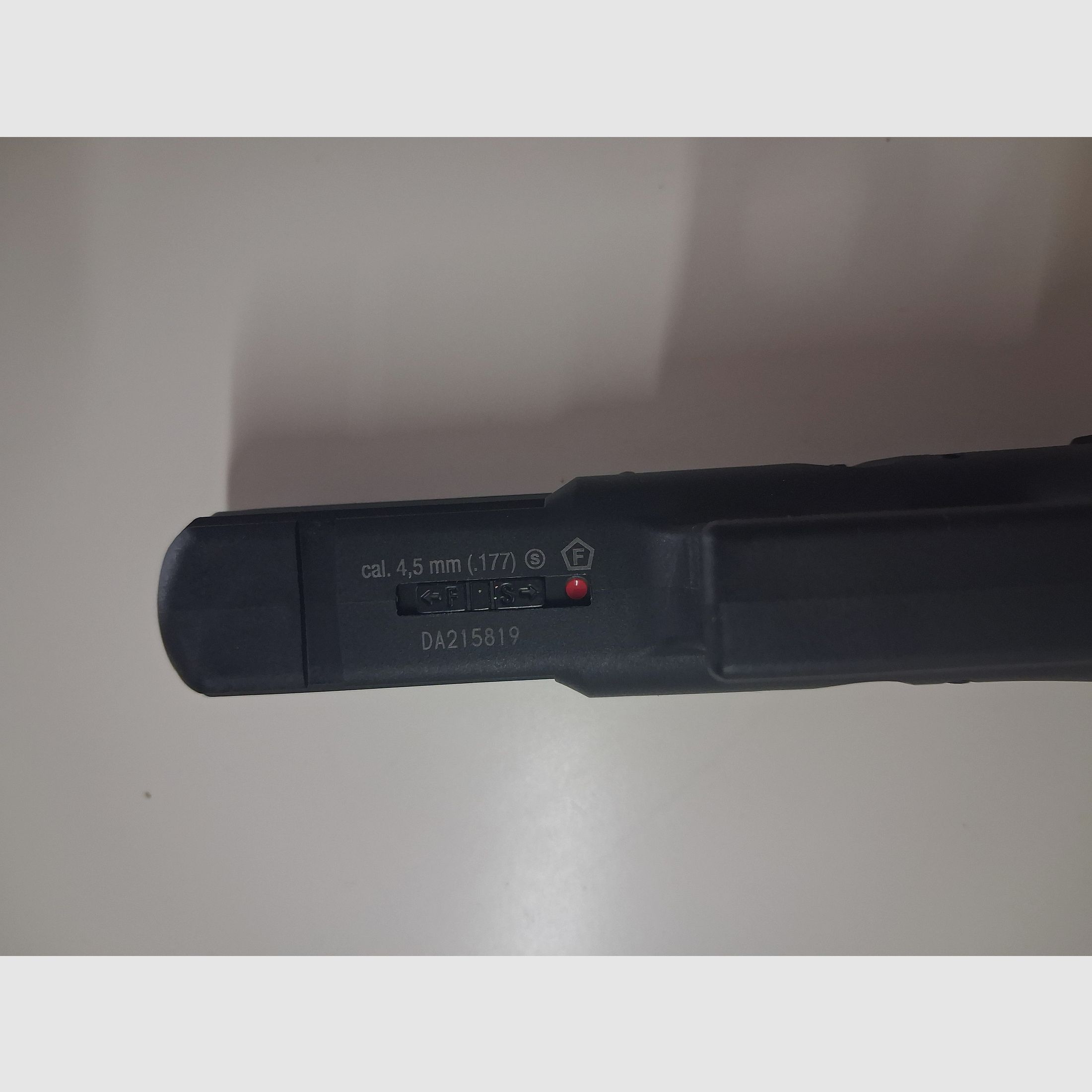 Glock 17 Gen5 CO2 Airgun 4.5 mm BB – Blowback