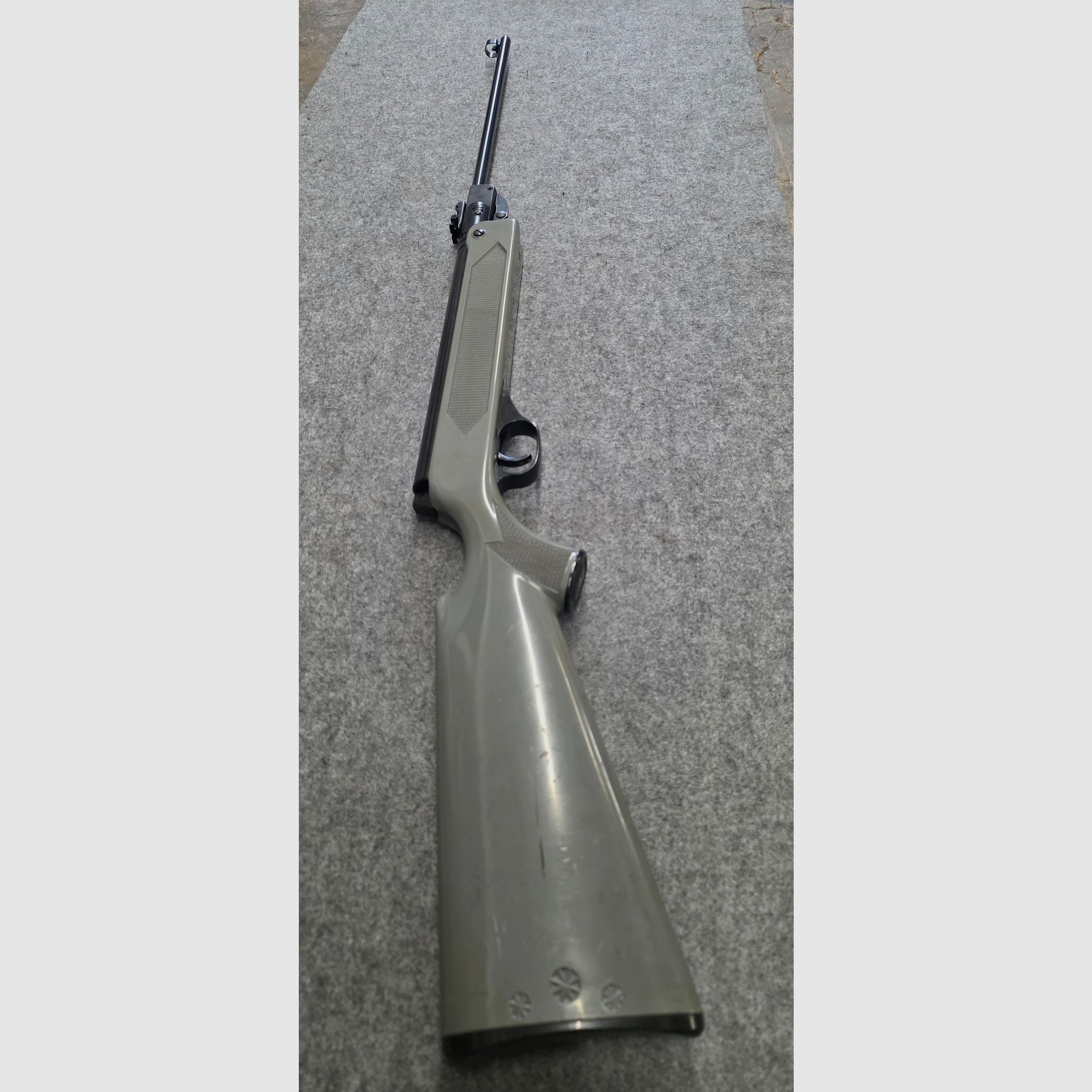 Haenel Mod. 304 avec crosse en plastique gris Cal. 4,5mm Diabolo Knicker