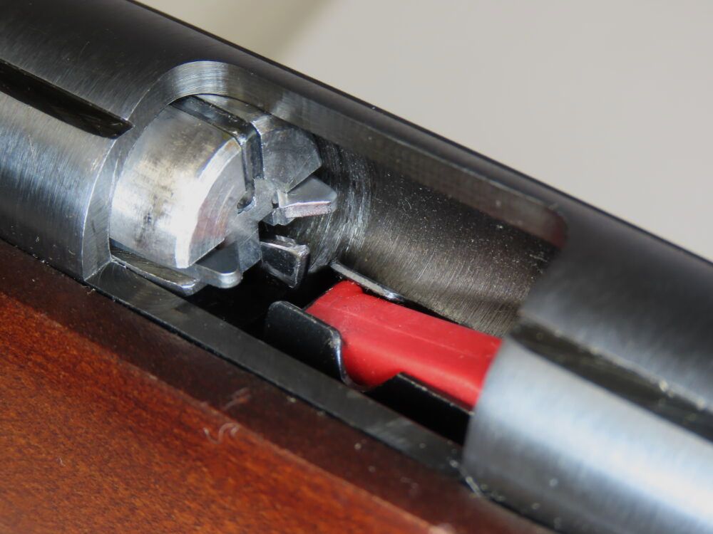 Lakefield repeater rifle / sound absorber