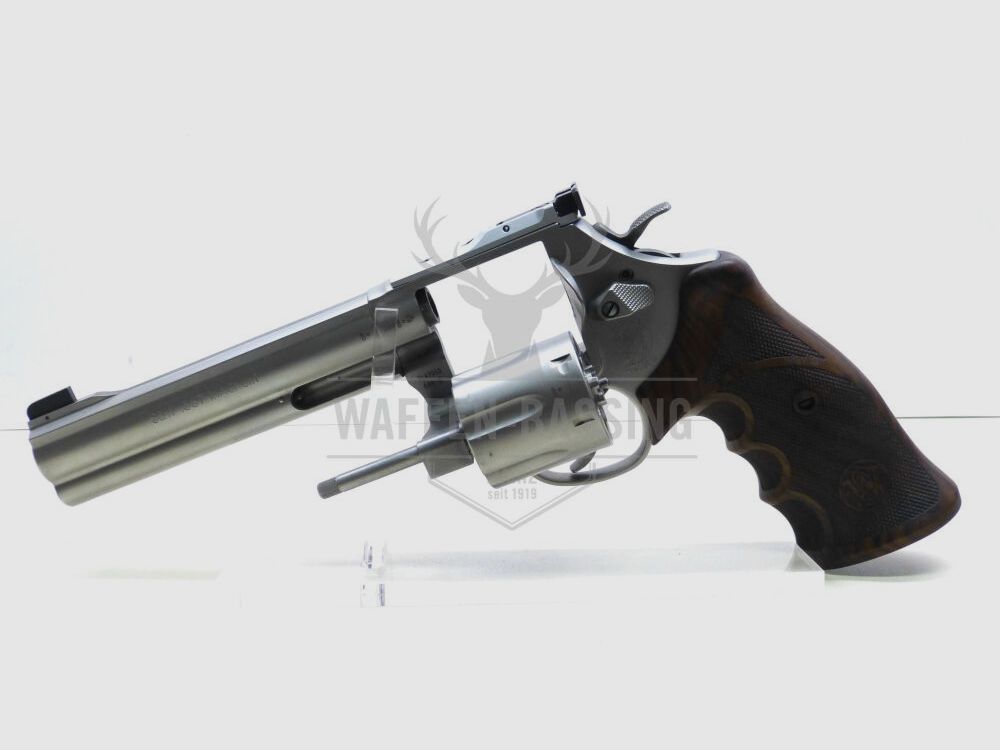 Smith & Wesson 686 Target Champion