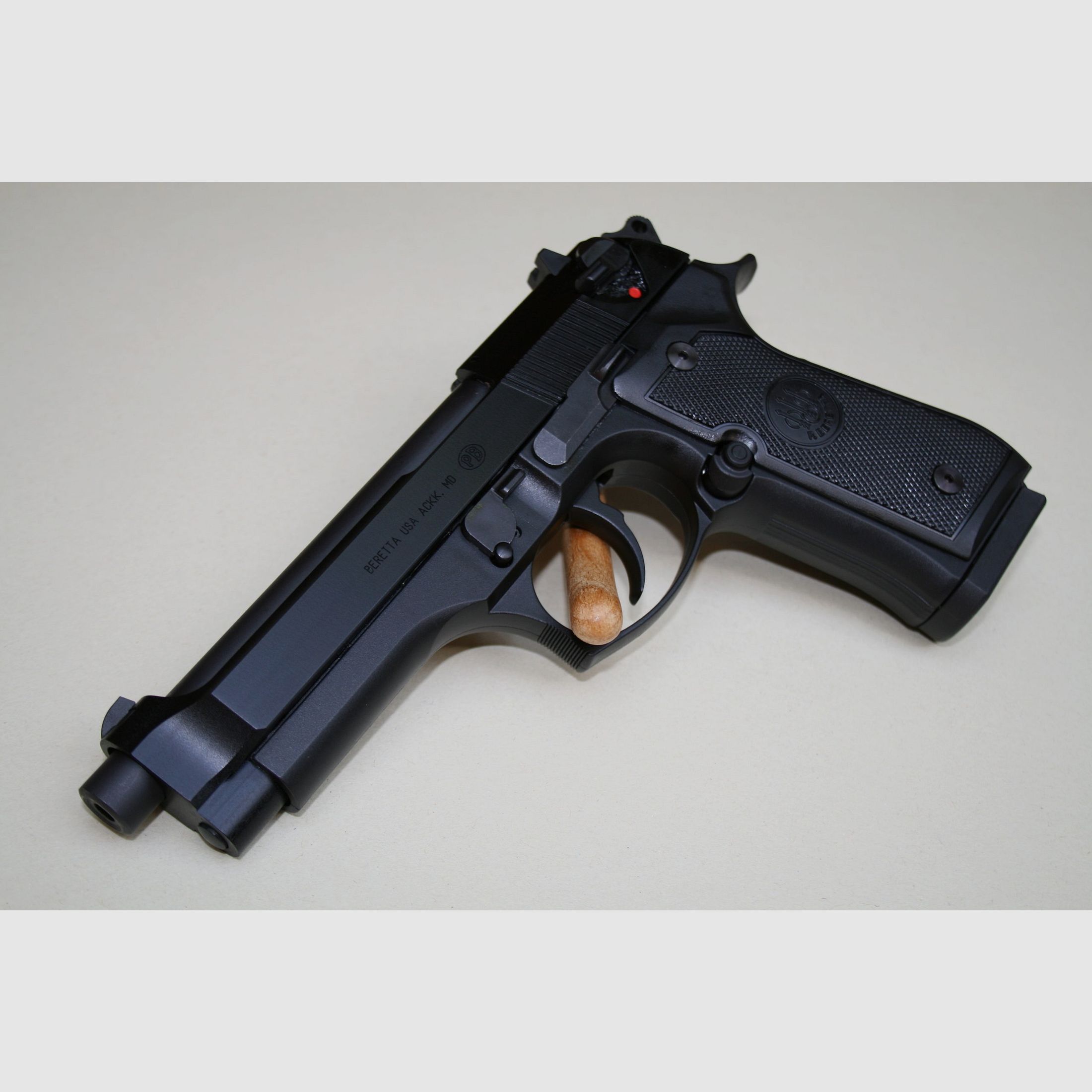 Pistole Beretta 92 FS Kaliber 22LR, Bild 2 von 5