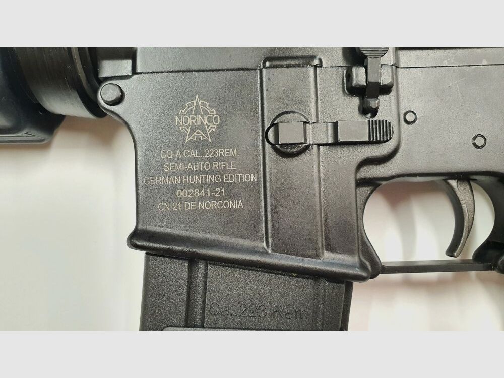 Rifle semiautomática NORINCO Norinco CQ-A AR15 M4 14,7" en calibre 223rem. Asa de transporte, mira Delta