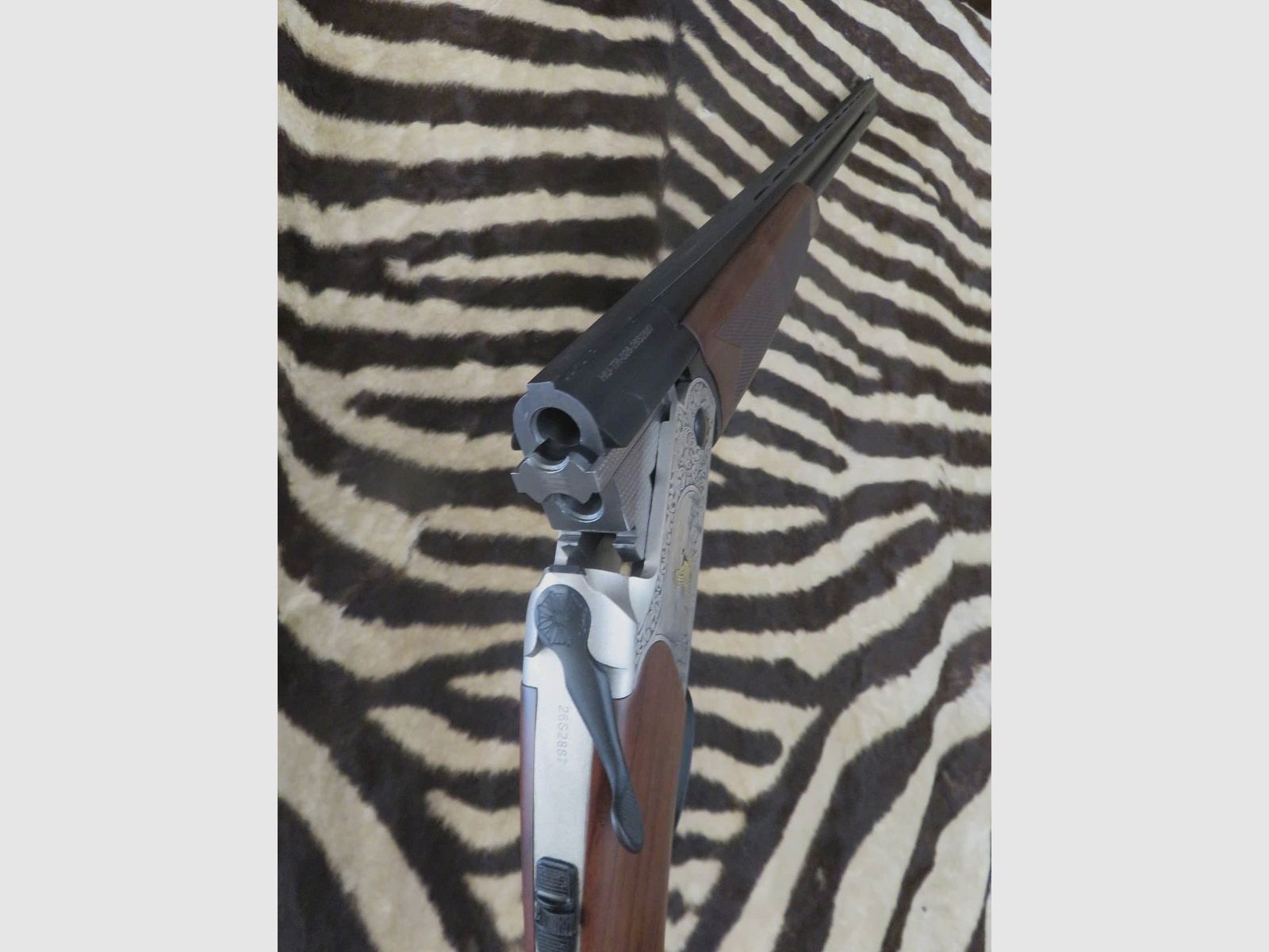 HUGLU Eagle Gravé Flinte Kal.410 Läufe 71 cm 1/4 1/2 – Waffenkoffer, Bild 11 von 12
