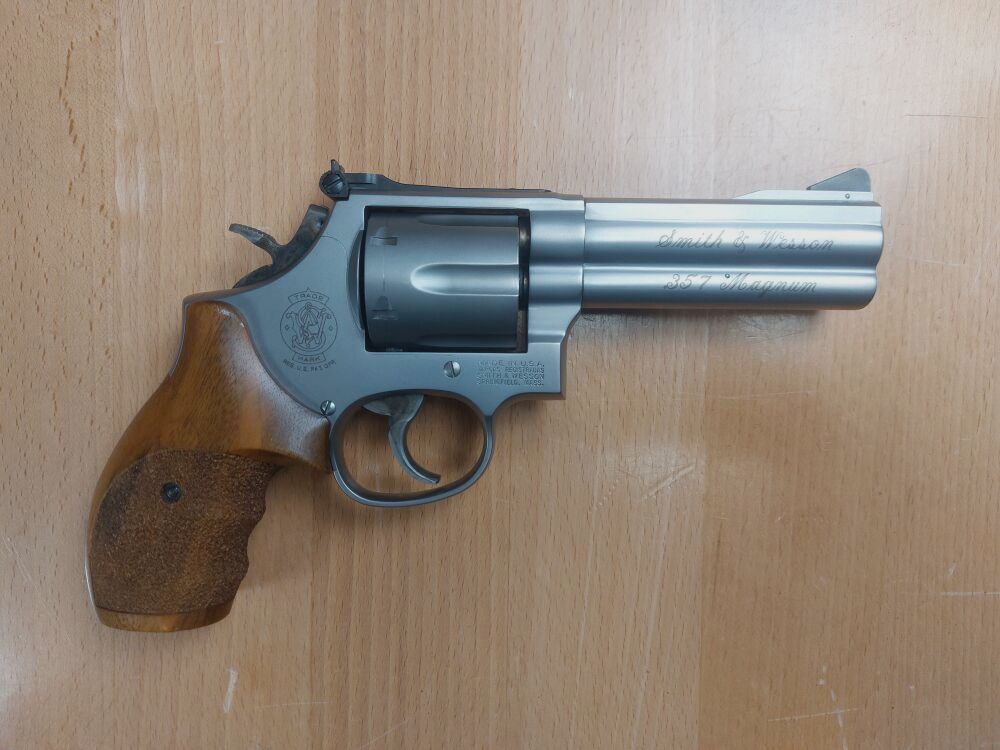Smith & Wesson, USA 686- Security Special