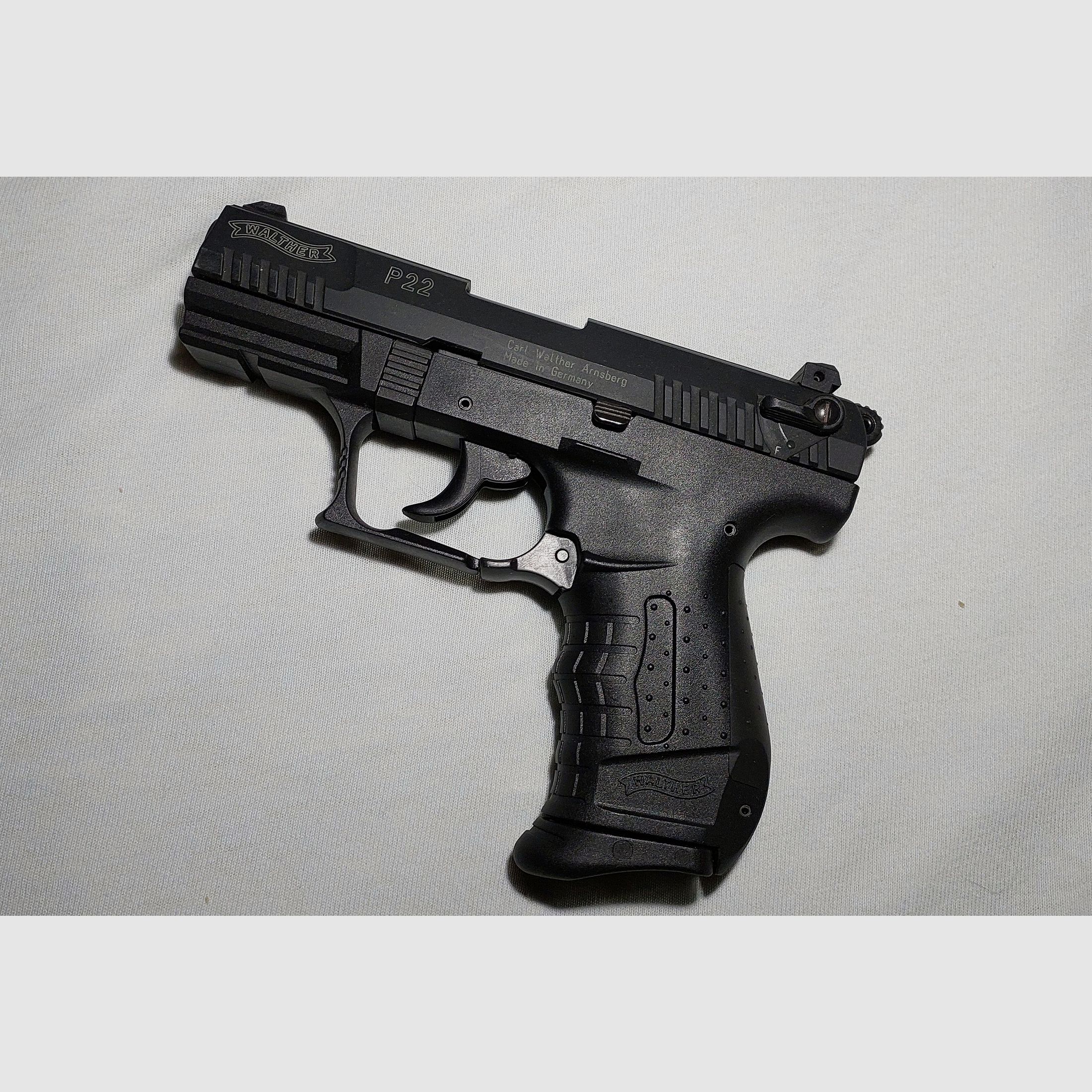 Walther P22 Schreckschuss Pistole 9mm P.A.K. schwarz (PTB 778) neuwertig