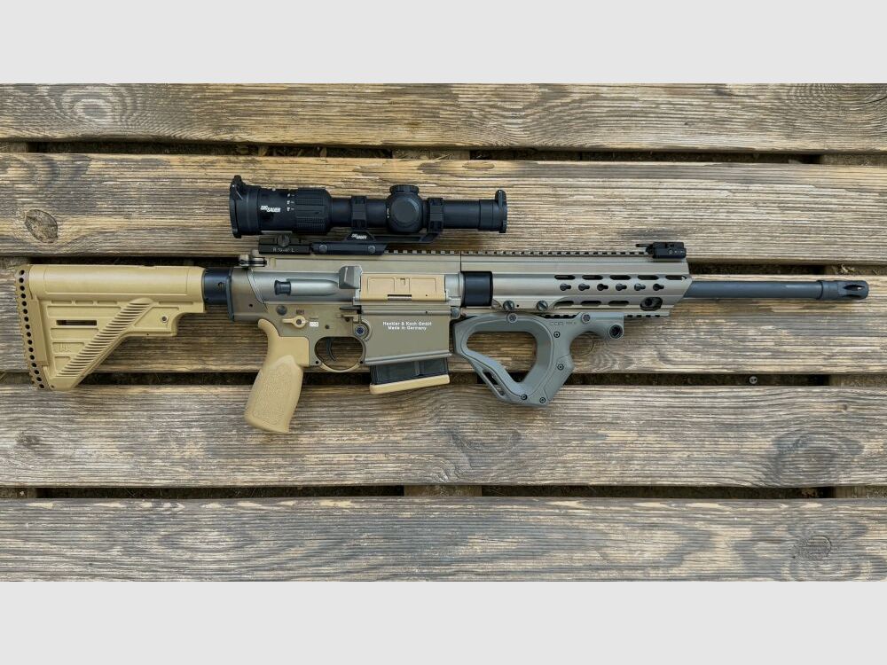 Heckler & Koch MR 308 con Sig Sauer Tango 1-6 x24 CQR Grip .308Win