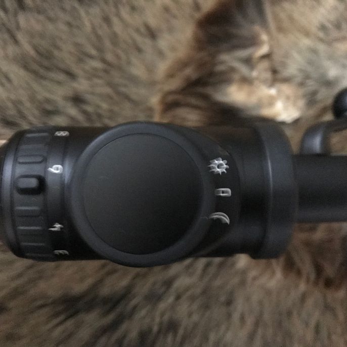 Leica Magnus 1,8-12x50
