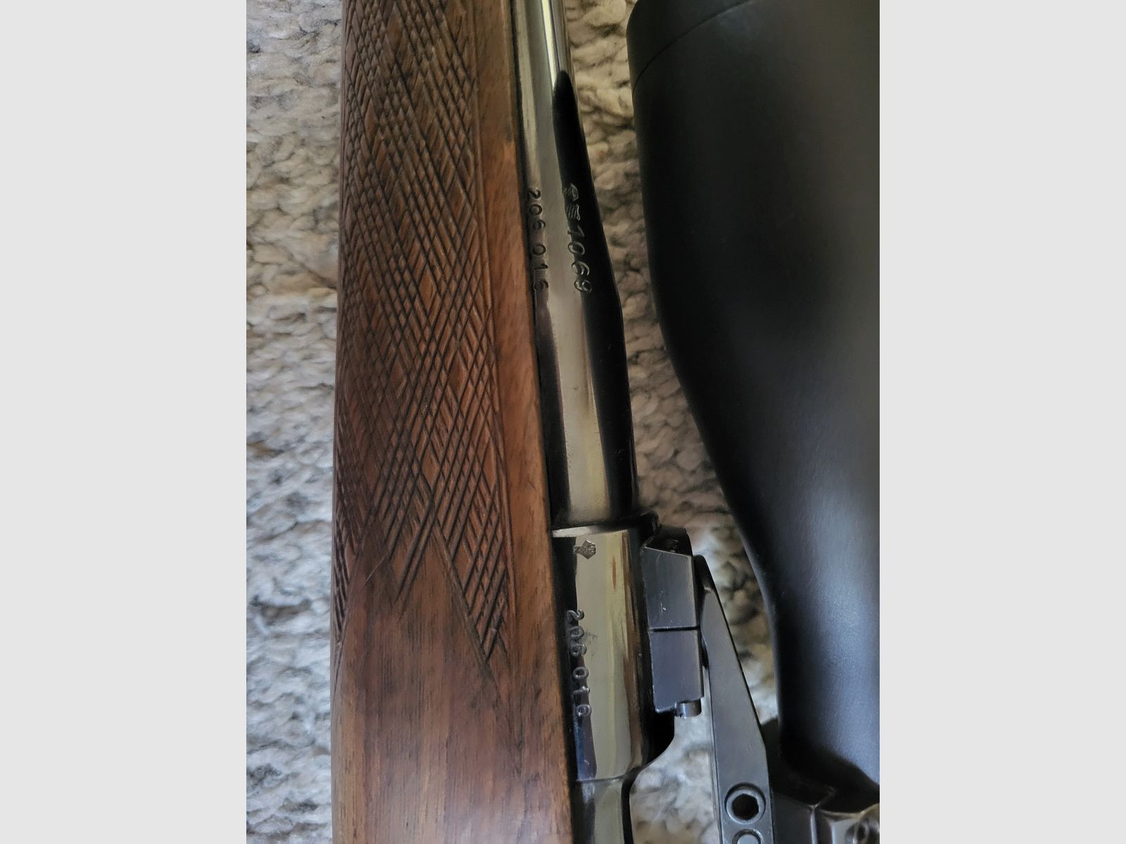 98er Repetierbüchse von Frankonia mit dem Meopta Zielfernrohr Meostar R1 3-12 x 56 RD mit Leuchtpunkt.