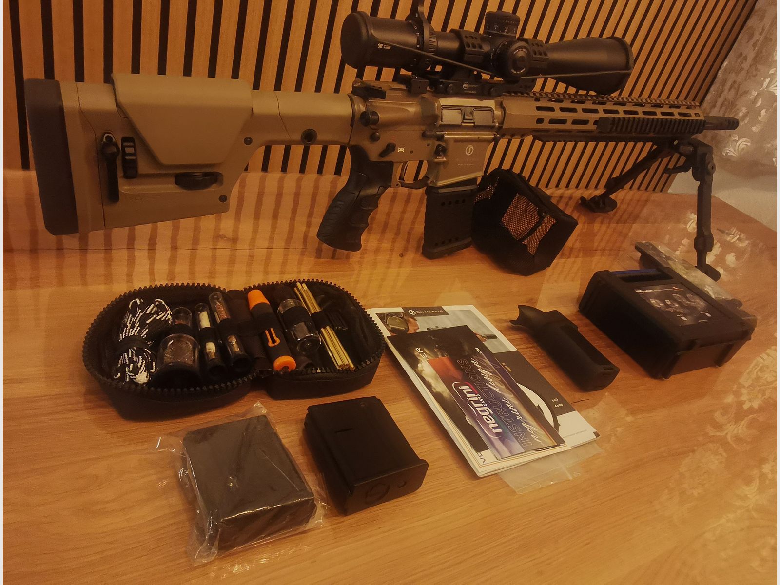 Schmeisser AR15 DMR FDE .223Rem + PAQUETE COMPLETO