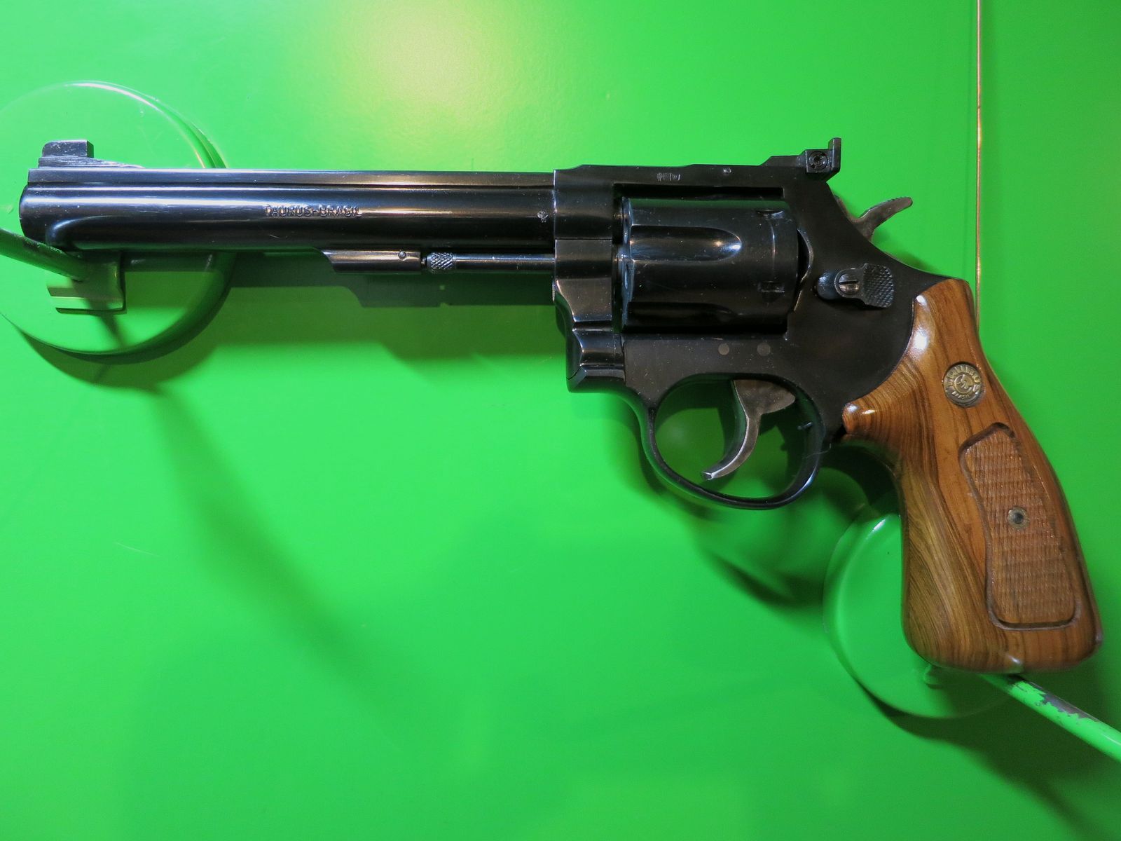 Revolver deportivo TAURUS Mod. 96, cal. .22lr, clon del S&W K-22 #27-