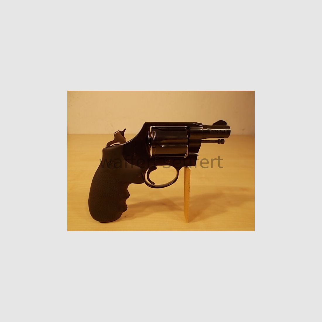 Colt Detective 2" snub nose Hogue rubber grip