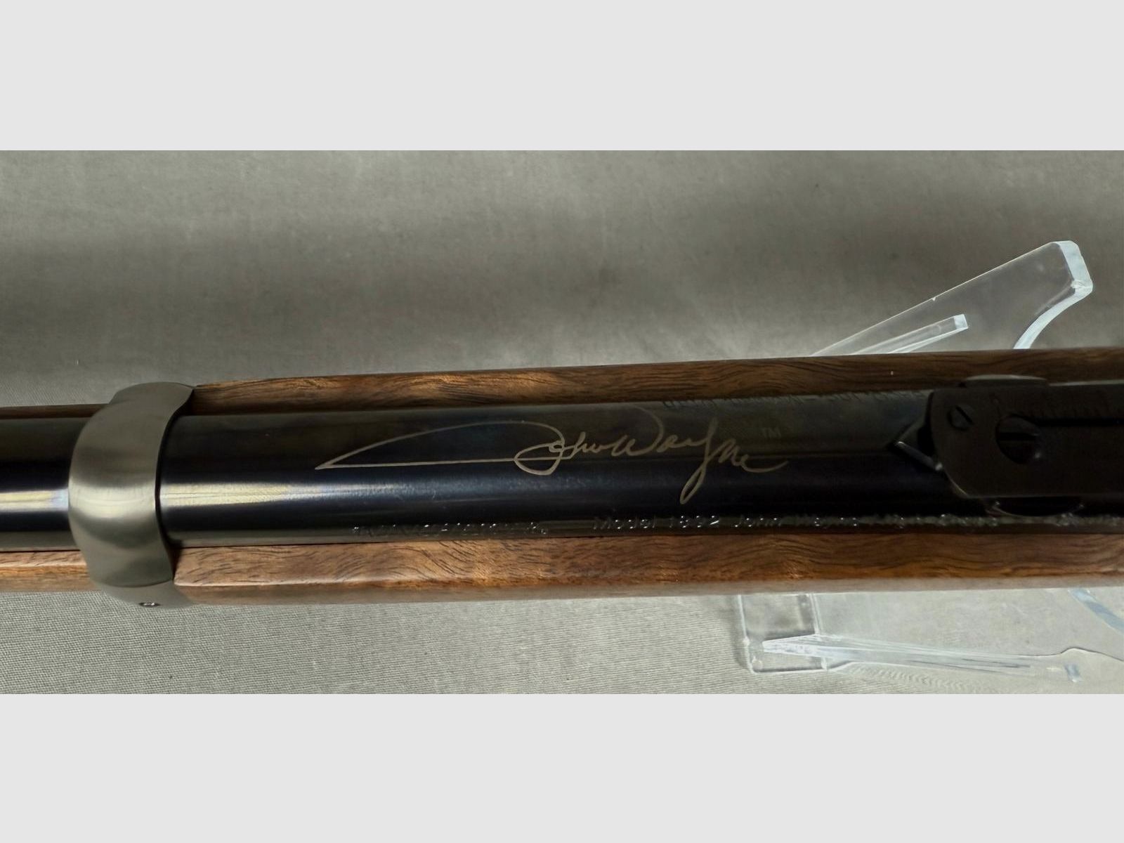 Winchester Mod. 1892  "John Wayne 100th Anniversary Custom Grade"   (.44-40 WCF)