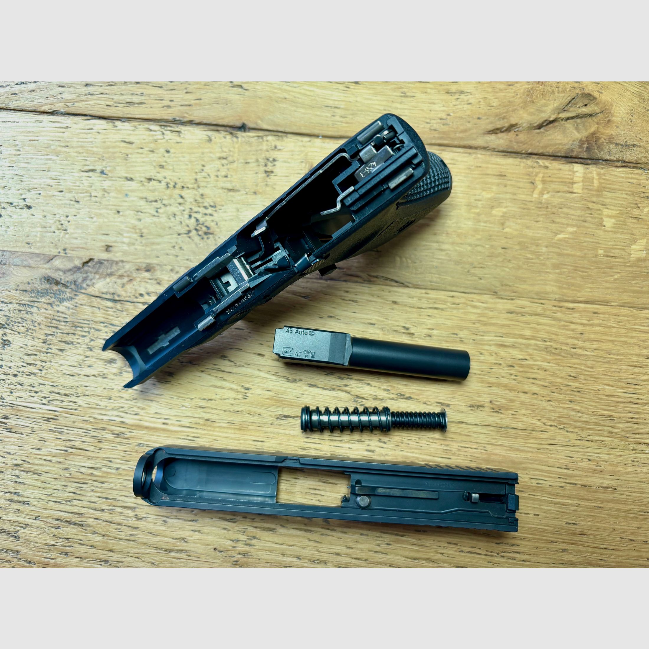 Glock Mod. 30 S Cal. .45Auto - ensemble complet - comme neuf