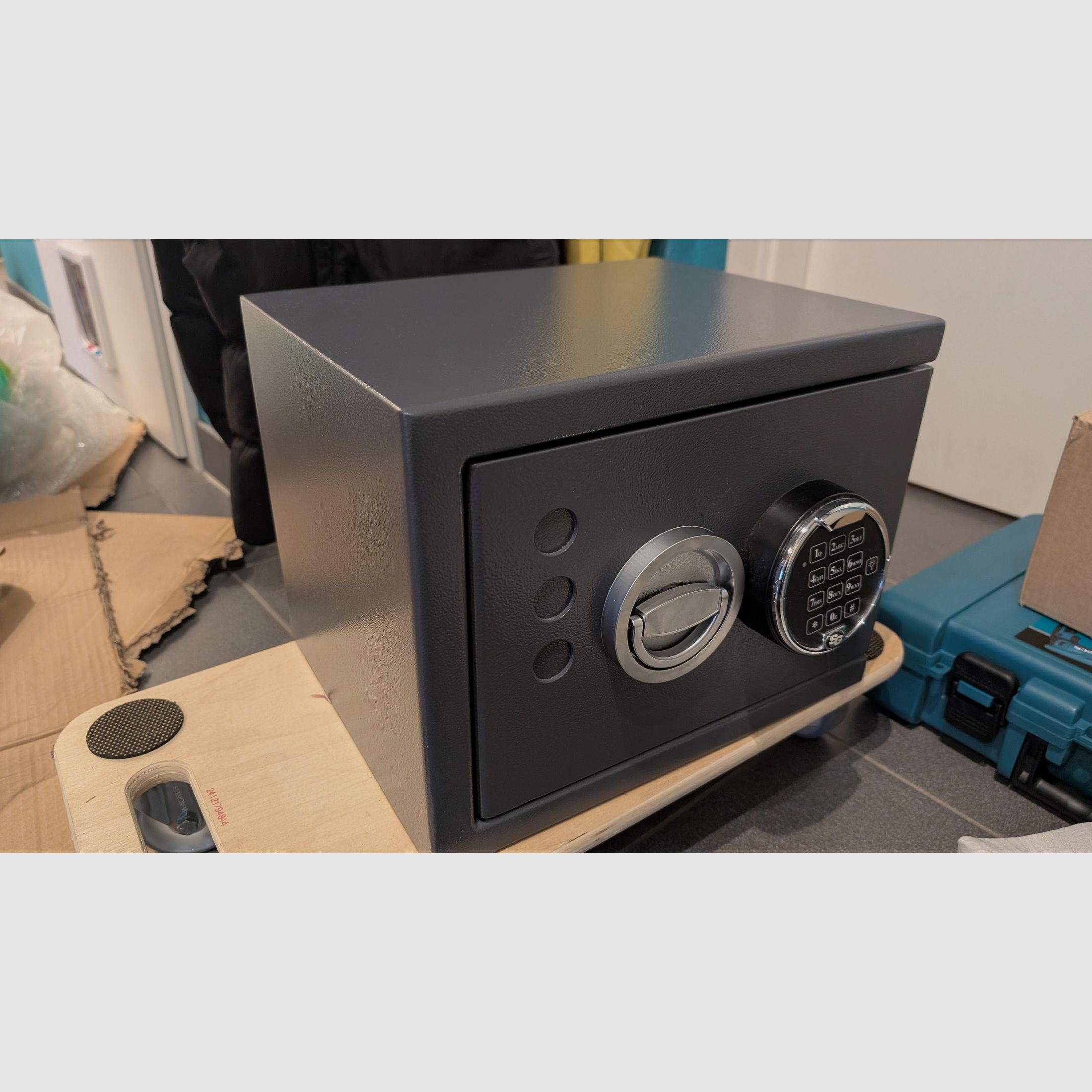 Kurzwaffenschrank KWT 800 Grad 0 mit Zahlenschloss von Eisenbach NEUWERTIG!!!