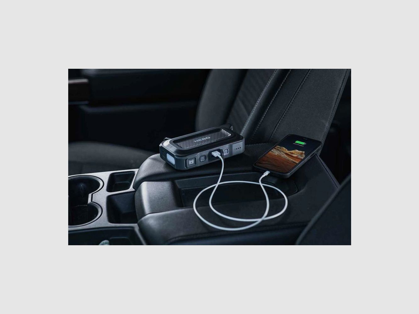 NEBO Assist 800 Tragbarer 3-in-1-Starthilfegerät - Starthilfe, Powerbank & Notbeleuchtung, Bild 8 von 8