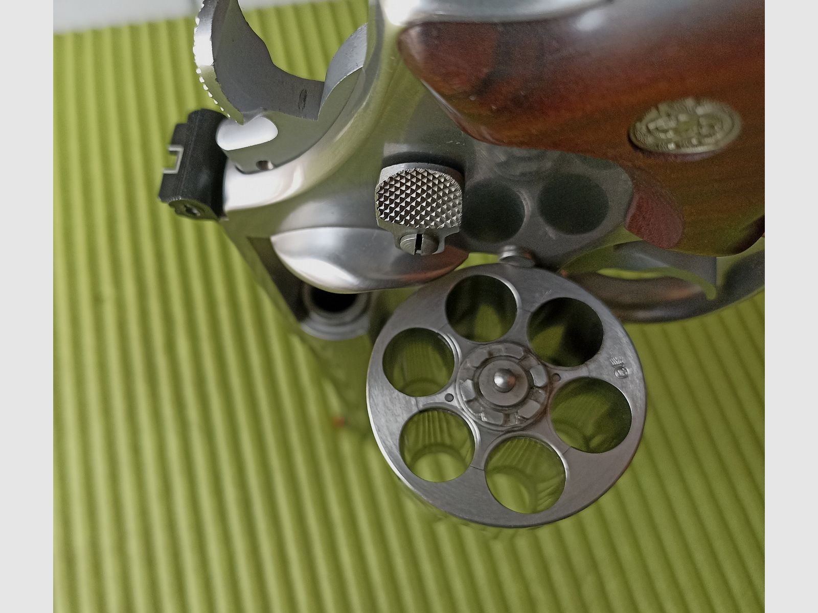 Smith & Wesson 629 Classic DX  .44 Magnum Stainless Steel