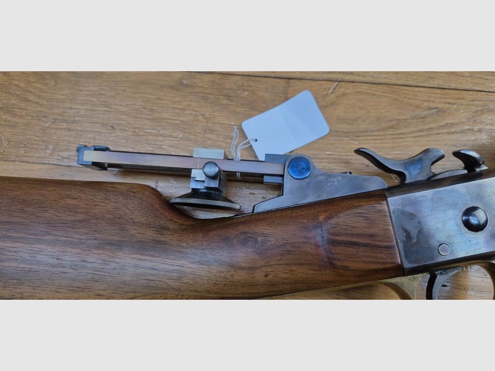 Sehr beeindruckende deutsche handgefertigte Büchse im Custom-Stil Remington Creedmoor Long Range / Sharps 1874 – Wettbewerbswaffe für Schwarzpulver auf Maß – Kal. .45-100 – Schwerer Lauf vom Typ Lothar Walther mit 85 cm – System mit Stahlblock – Holz aus schönem Nussbaum und Messingbeschlägen – Zustand nahezu neuwertig – Werden Sie der Mr. Quigley aus Australien an Ihrem Stand! – Zustand TBE+++, Bild 31 von 36
