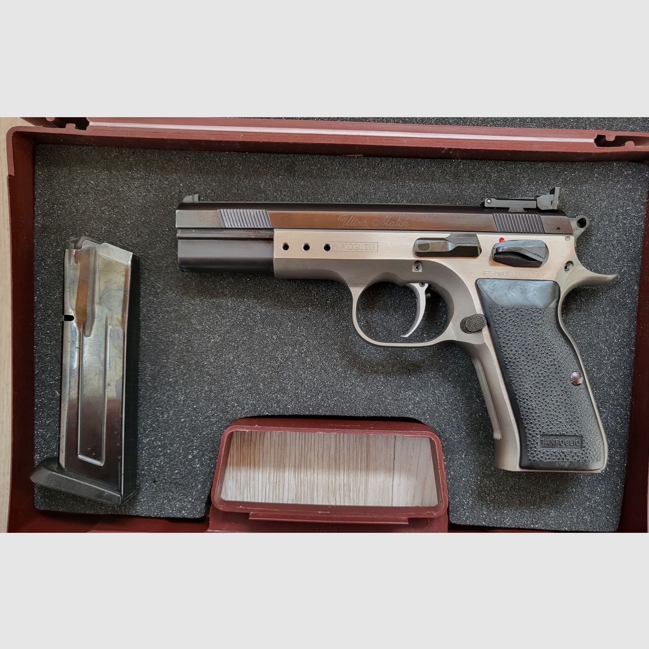 Tanfoglio Ultra Match in calibro 45 ACP con sistema di cambio 9x19 5 pollici