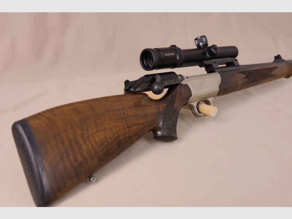 Blaser R93 // Holz // Swarovski mit Leuchtpunkt!!!