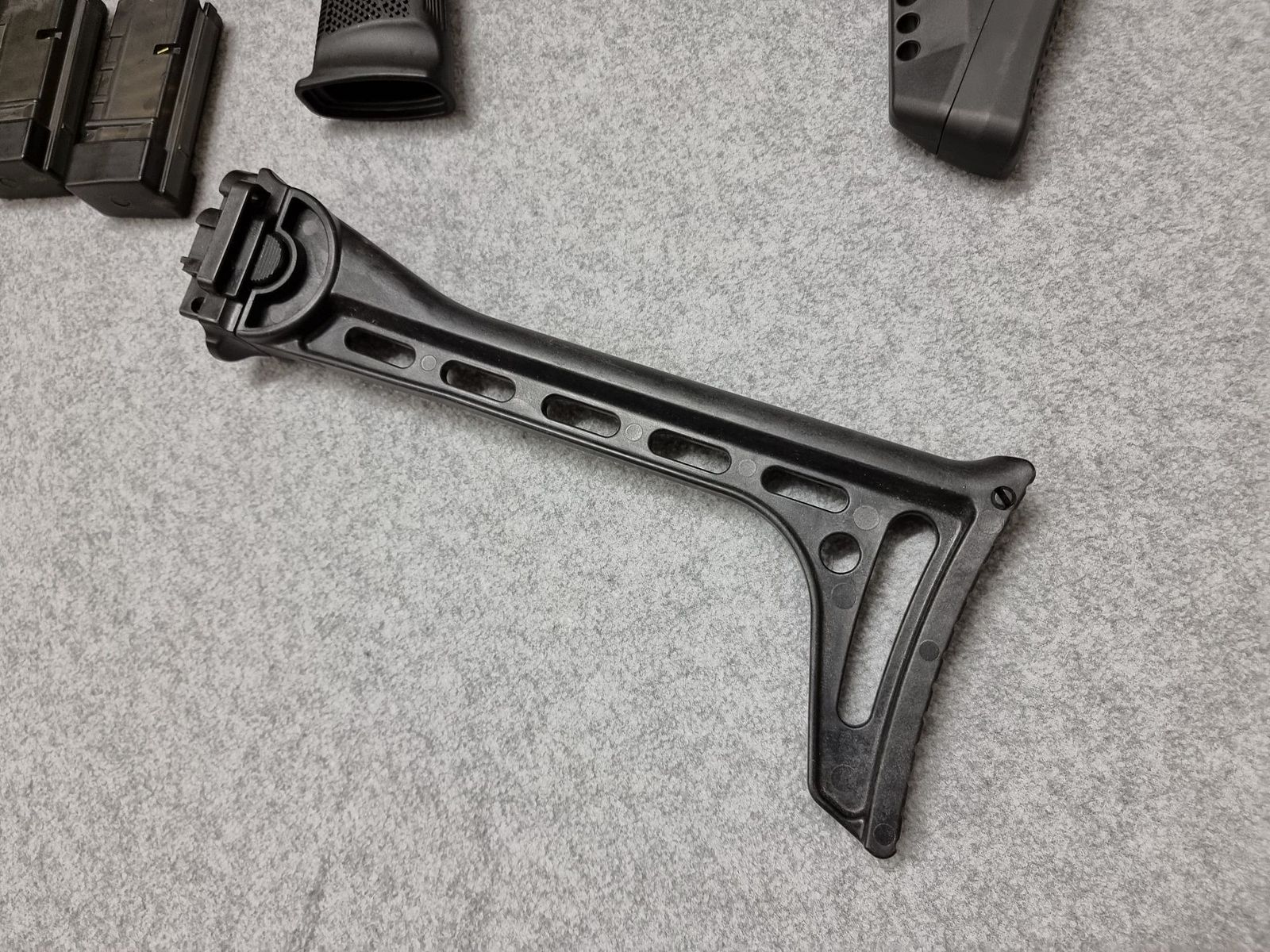 Grand Power Stribog Halbautomat/PCC - 9mm Luger - wie H&K SP5 B&T APC9 CZ Evo - SET