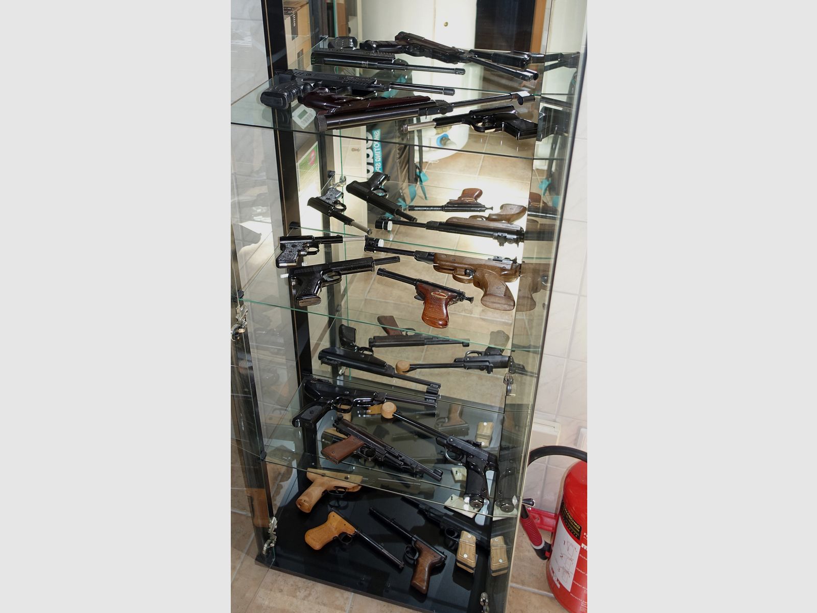 Collection de pistolets à air / 12 pièces / Walther Diana Lov Baikal Record etc.