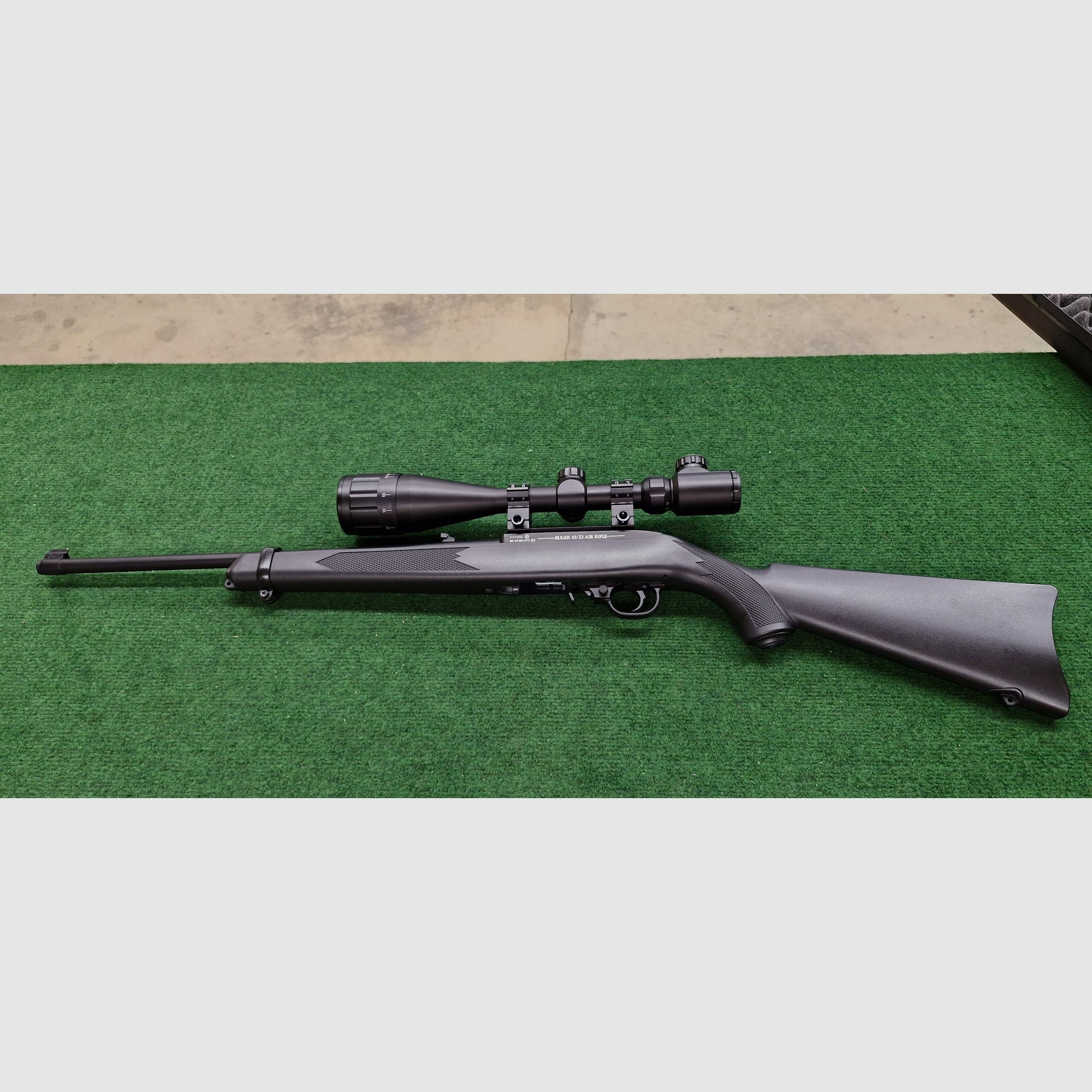 Ruger 10/22 - CO²-Gewehr mit 10-Schuss-Magazin und Zielfernrohr, Diabolo, Zubehör