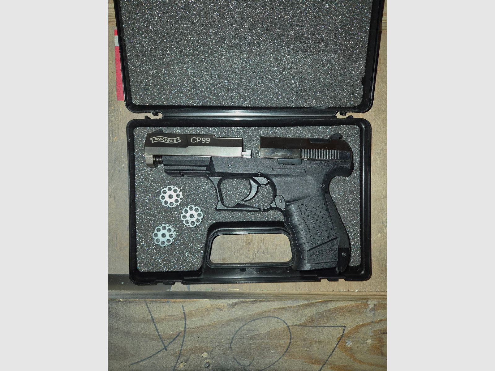 Walther CP99 Bicolor 4.5mm CO2 air pistol