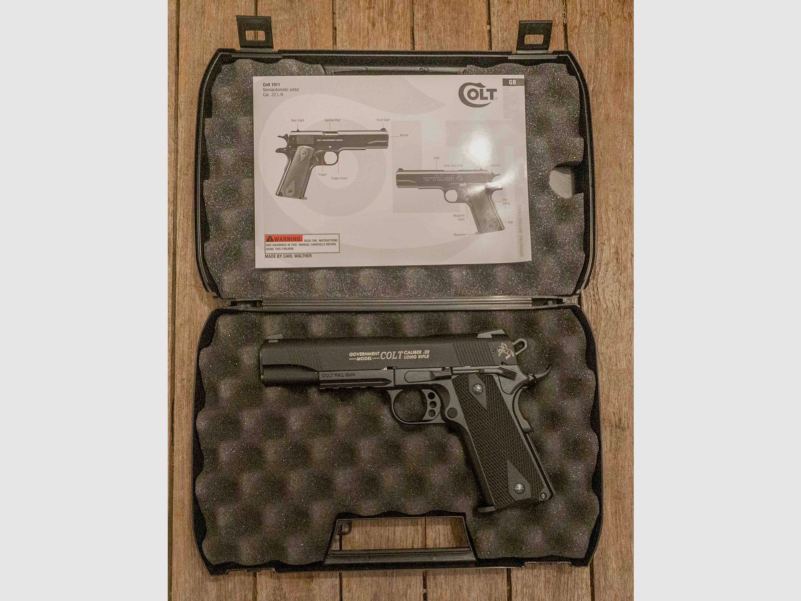 Pistole Colt 1911 Rail Gun Government Modell 22lfB