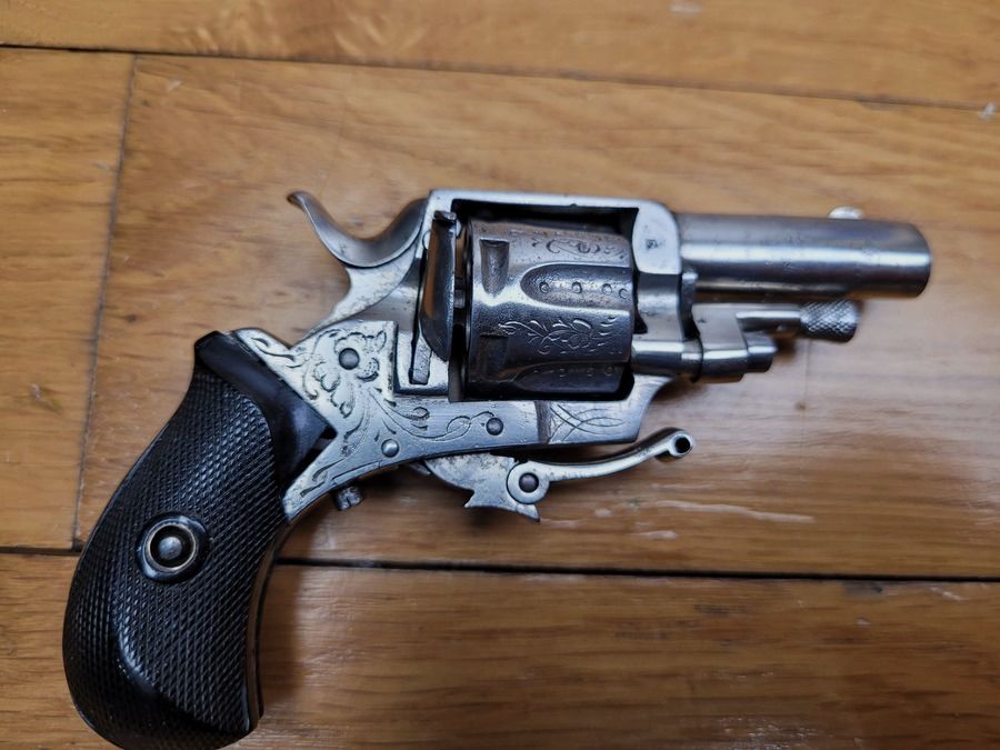 Sehr schöner Mini-Revolver – Perkussion – 5,5 mm – Lütticher Herstellung mit 6 Schuss! – schöne Gravuren – schöne Griffschalen – sehr guter Zustand, Bild 3 von 12