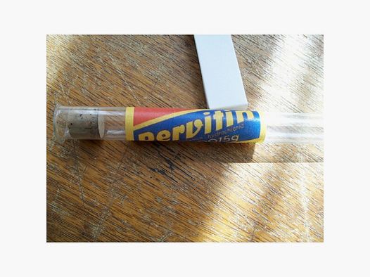 Leeres  Pervitin Röhrchen  mit Korken