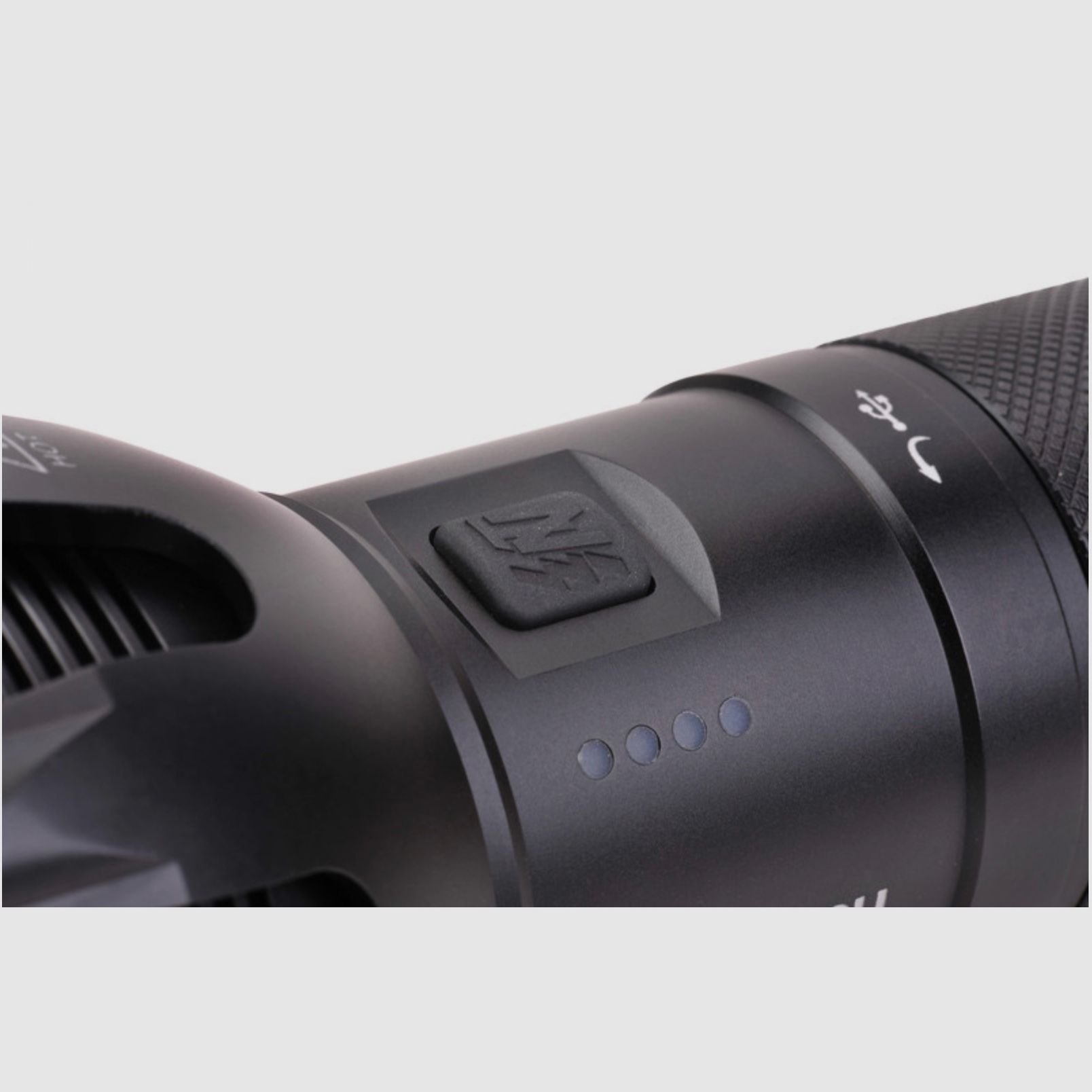 NEXTORCH Saint Torch 30 5600 Lumen Suchscheinwerfer LED Taschenlampe