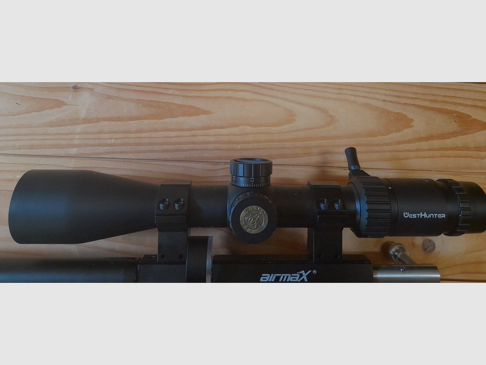 Airmax M22 mit Picatinny-Schiene und WestHunter Optik