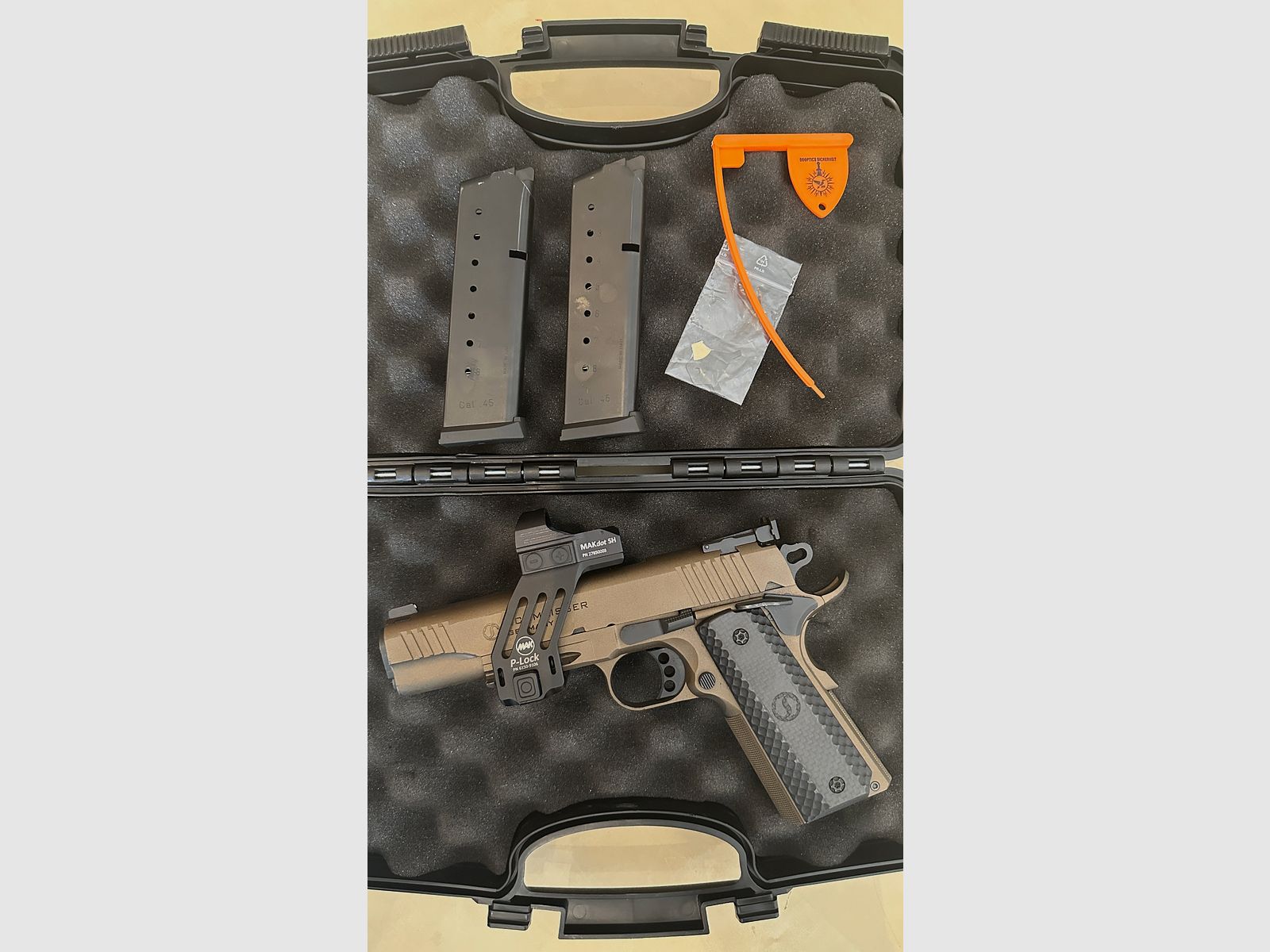 Schmeisser Hugo 1911 in 45 ACP Mit MAK DOT Montage und Rotpunkt