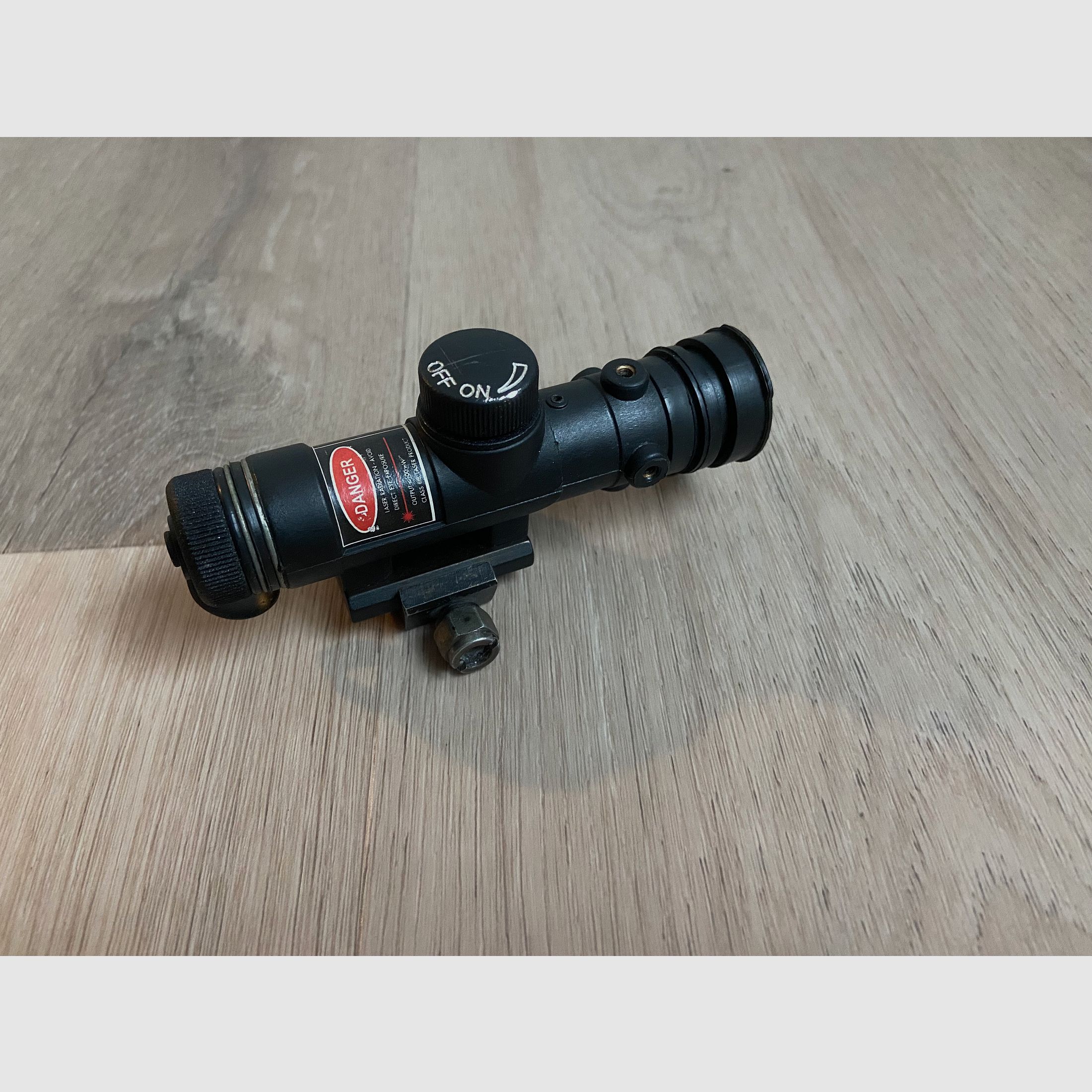 Dipol DN34 Pro z lampą podczerwieni (laser IR)