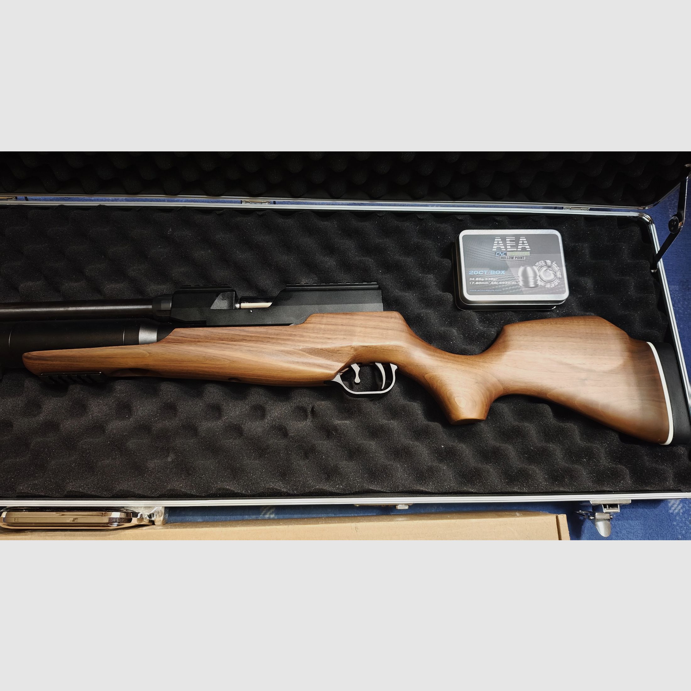 AEA Zeus new with case, accessories and suppressor air rifle caliber .68, image 2 of 5