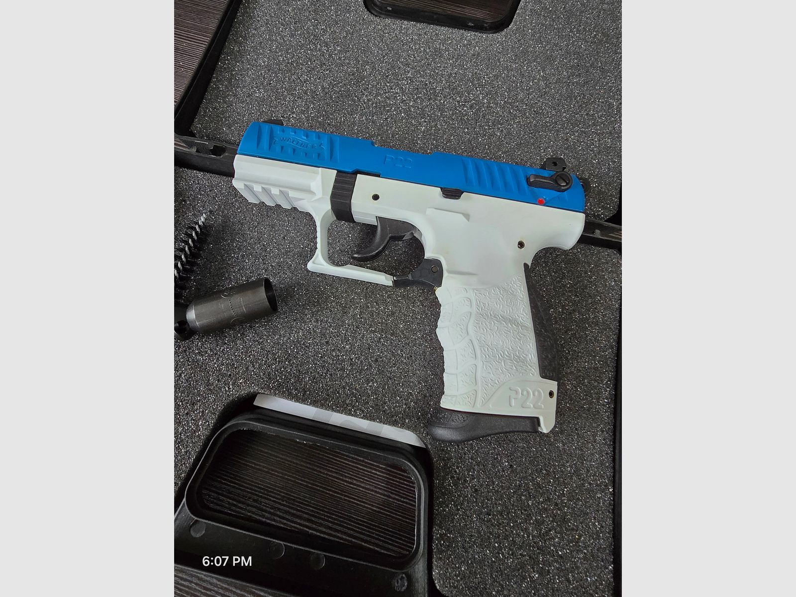 Walther P22Q Blue/ White Edition