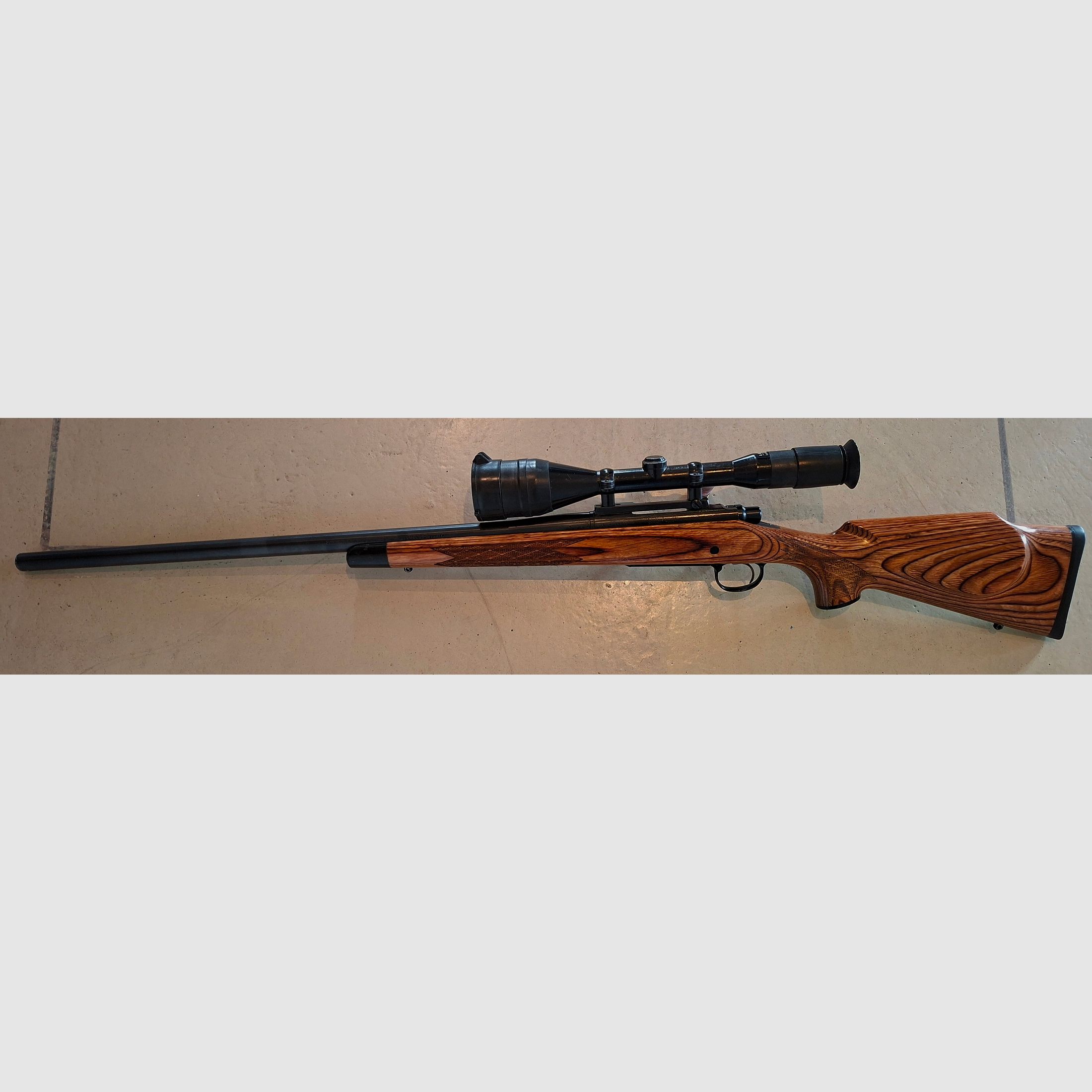 Remington 700 Varmint Cal .223 Rem. con mira telescópica Zeiss