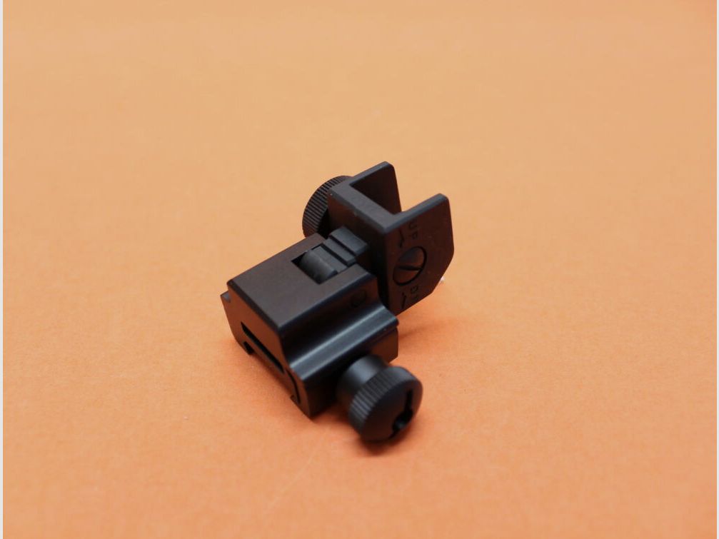 UTG - Leapers Flip-Up Rear Sight UTG Model 4/15 (MNT-951) Mirino a diottra pieghevole per profilo Picatinny