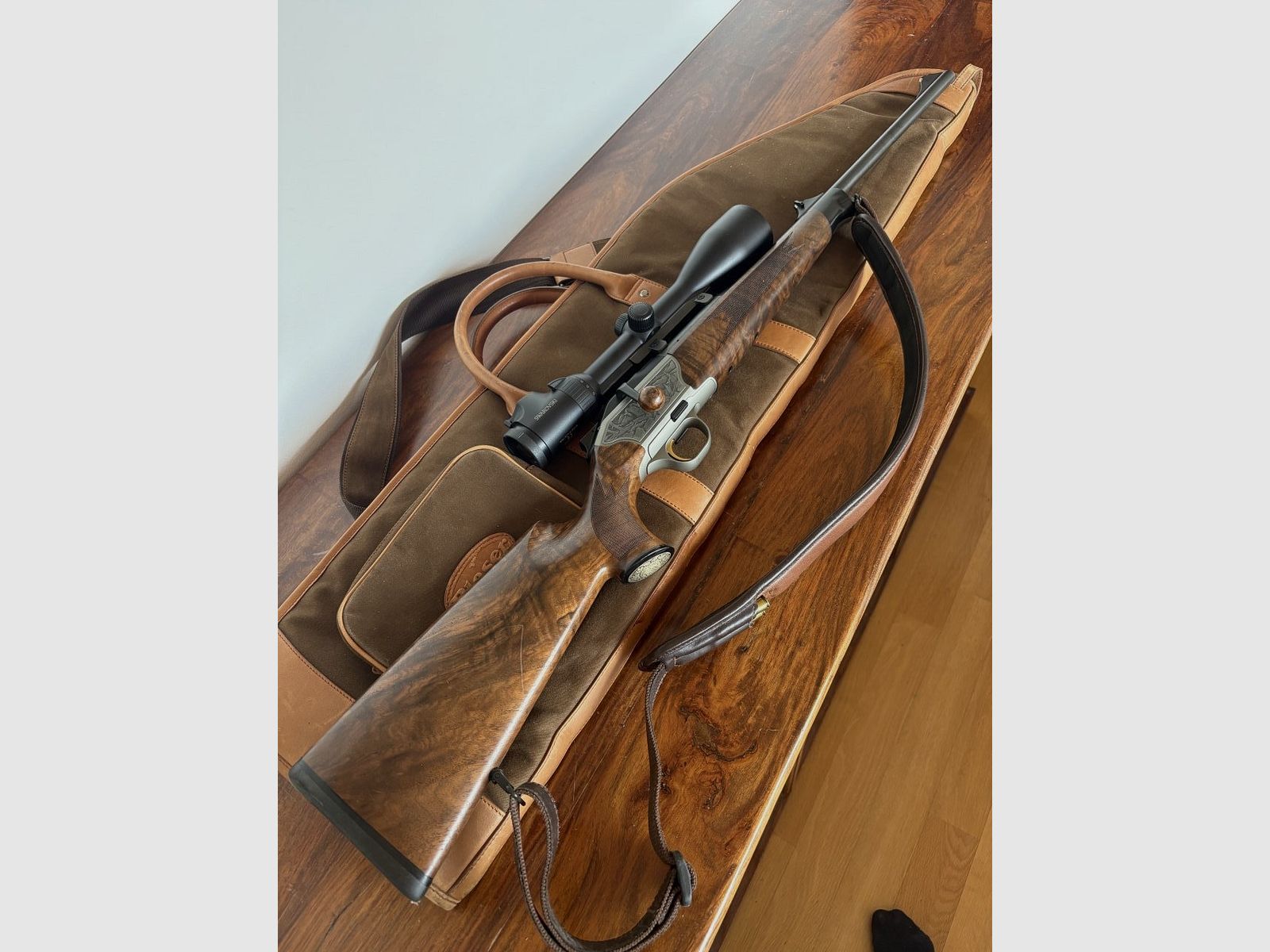 Blaser R8 .30-06 Springfield con Swarovski Z6i 2,5-15x56 P HD