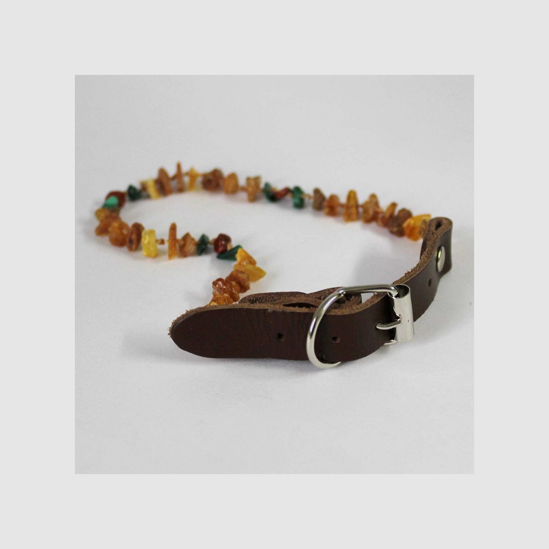 Larsson Farm Bernsteinkette mit Malachit und Red-Jasper für Hunde & Katzen 60-70 cm