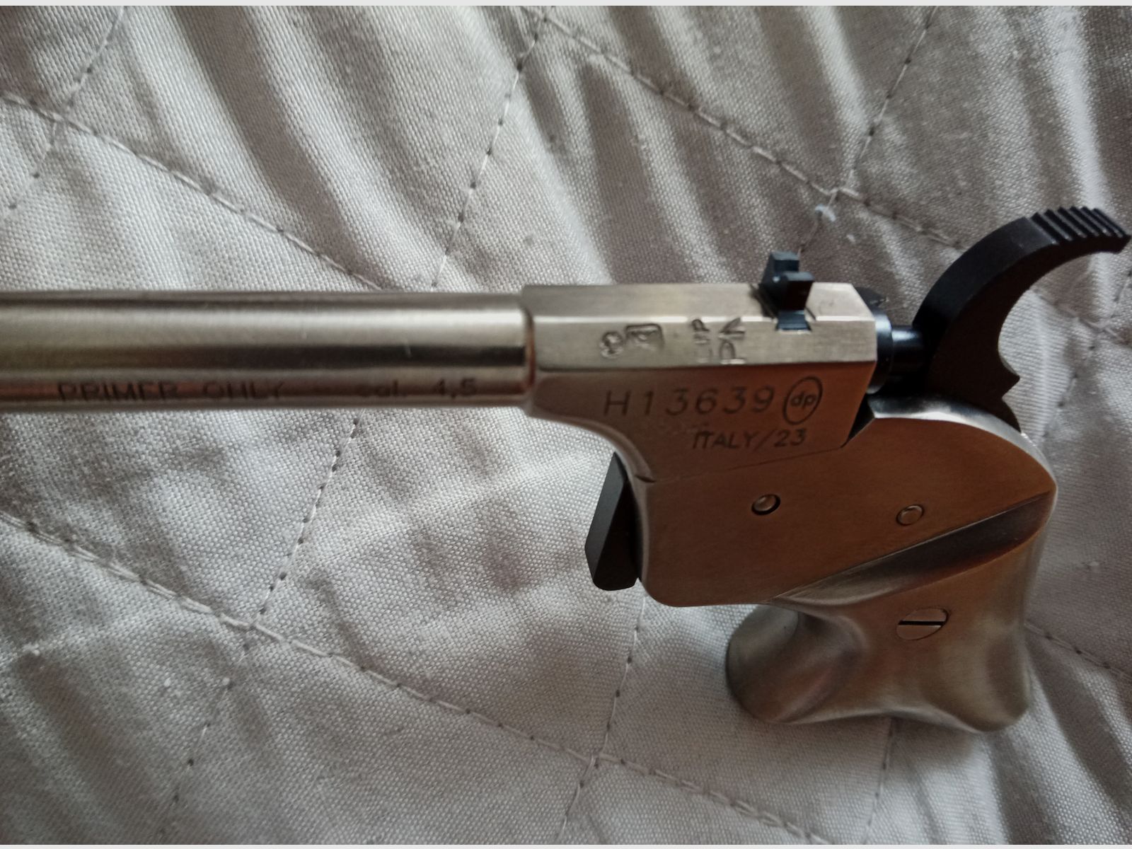 Pistolet à percussion Pedersoli Derringer Remington Rider à blanc calibre 4,5 mm avec boîte en bois (neuf encore)