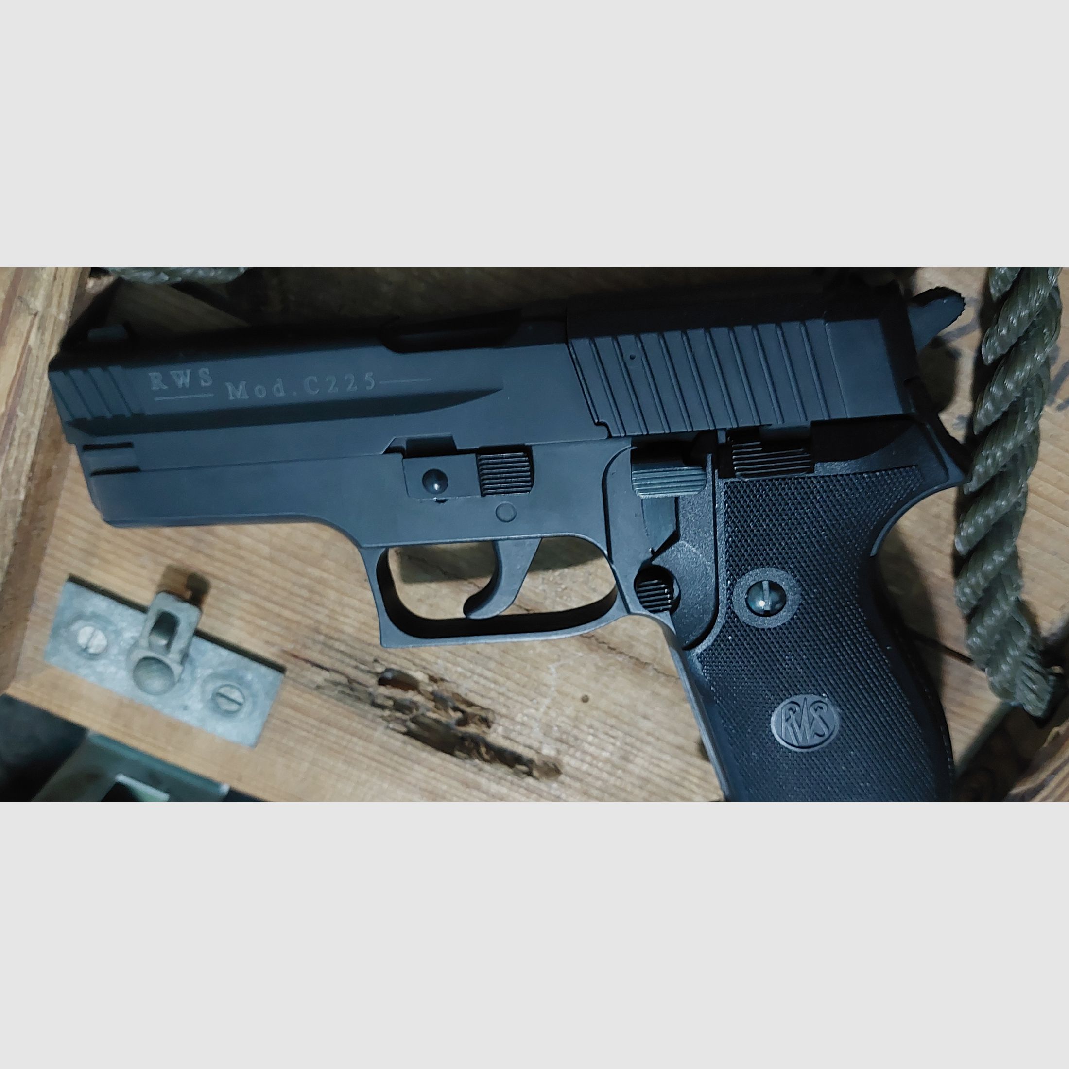 Pistola CO² RWS Mod. C225 4,5 mm Diabolo