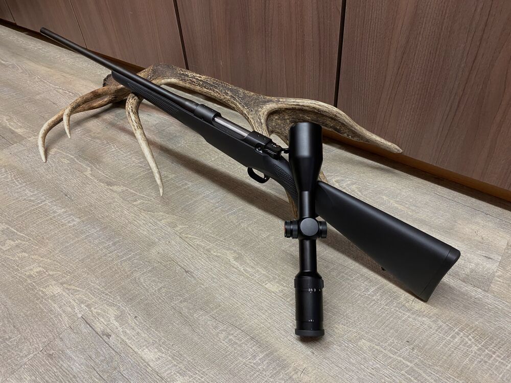 Mauser M12 Extreme, con Leica Fortis 2,5-15x56 i, senza guida