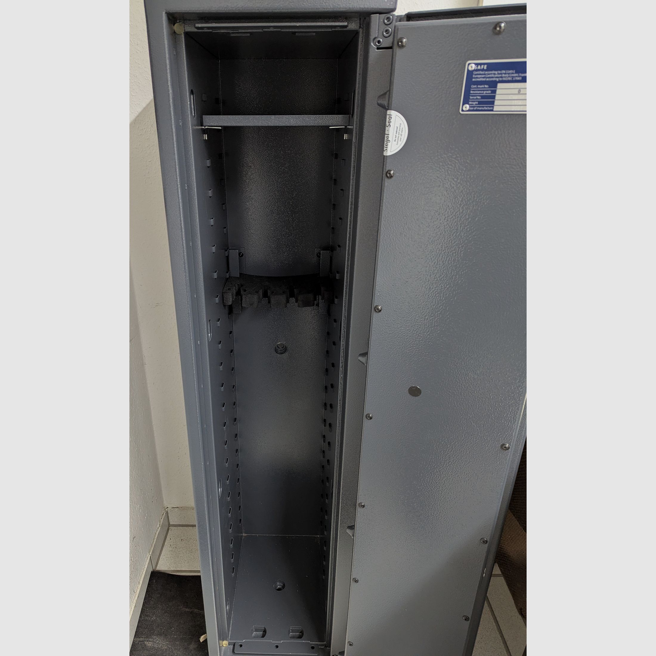 Neuwertiger Waffenschrank Schutzklasse 0 - für Langwaffen