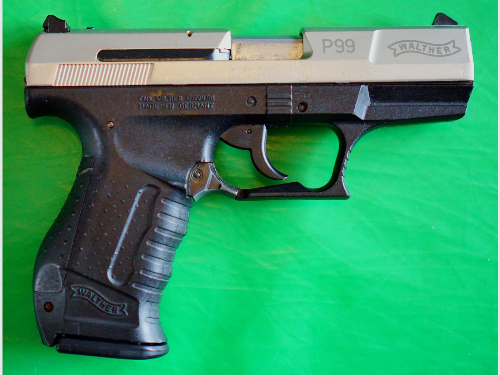 Walther P99 blank firing pistol 9mm P.A.K. bicolor (762) with leather holster
