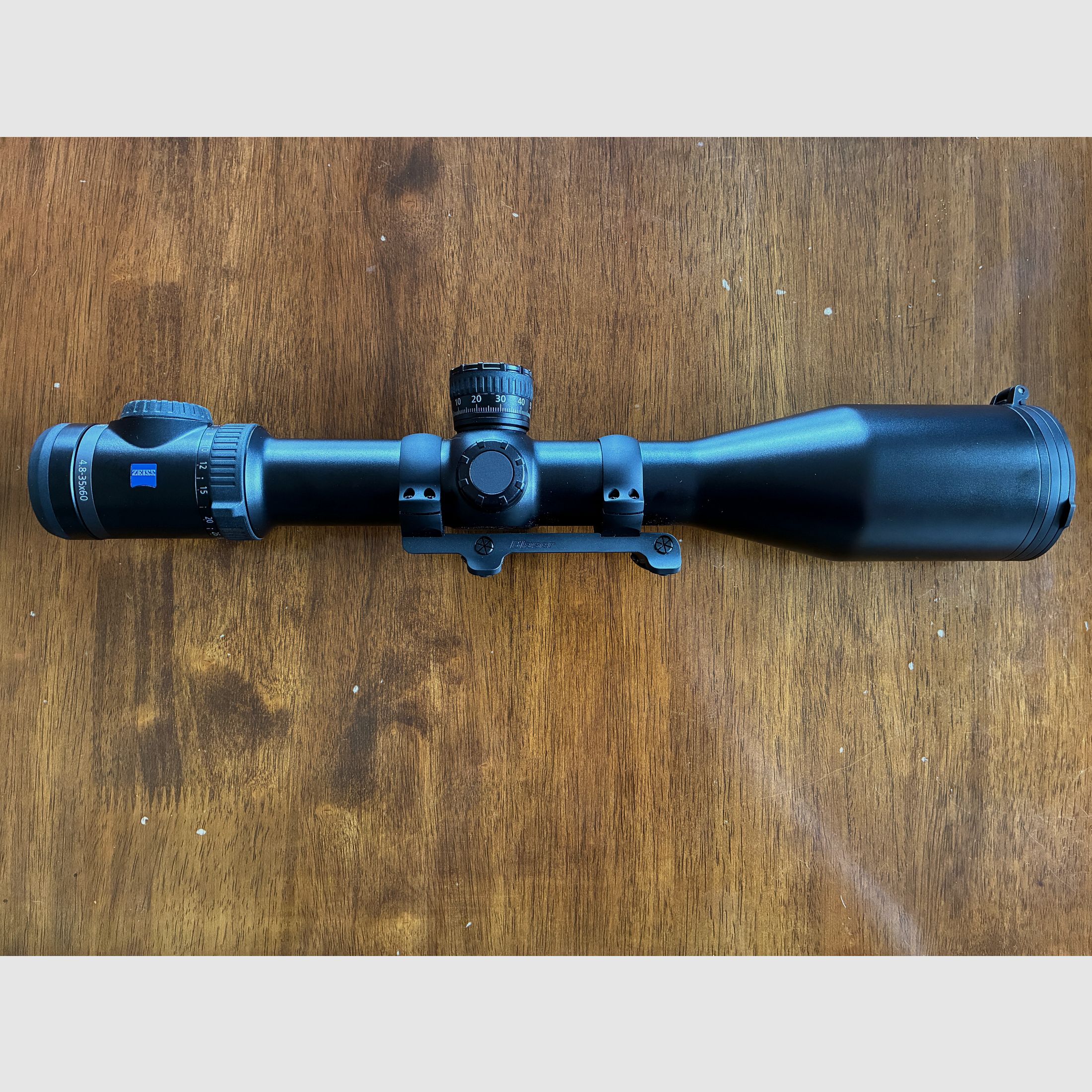 Zeiss V8 4,8-35x60 mit Blaser Sattelmontage 