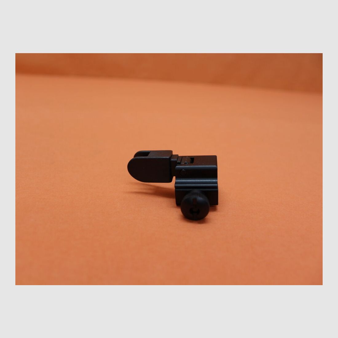 UTG - Leapers AR-15: Flip-Up Front Sight UTG (MNT-751) Gas Block Mount/ Klappkorn für Picatinnyprofil, Bild 3 von 5