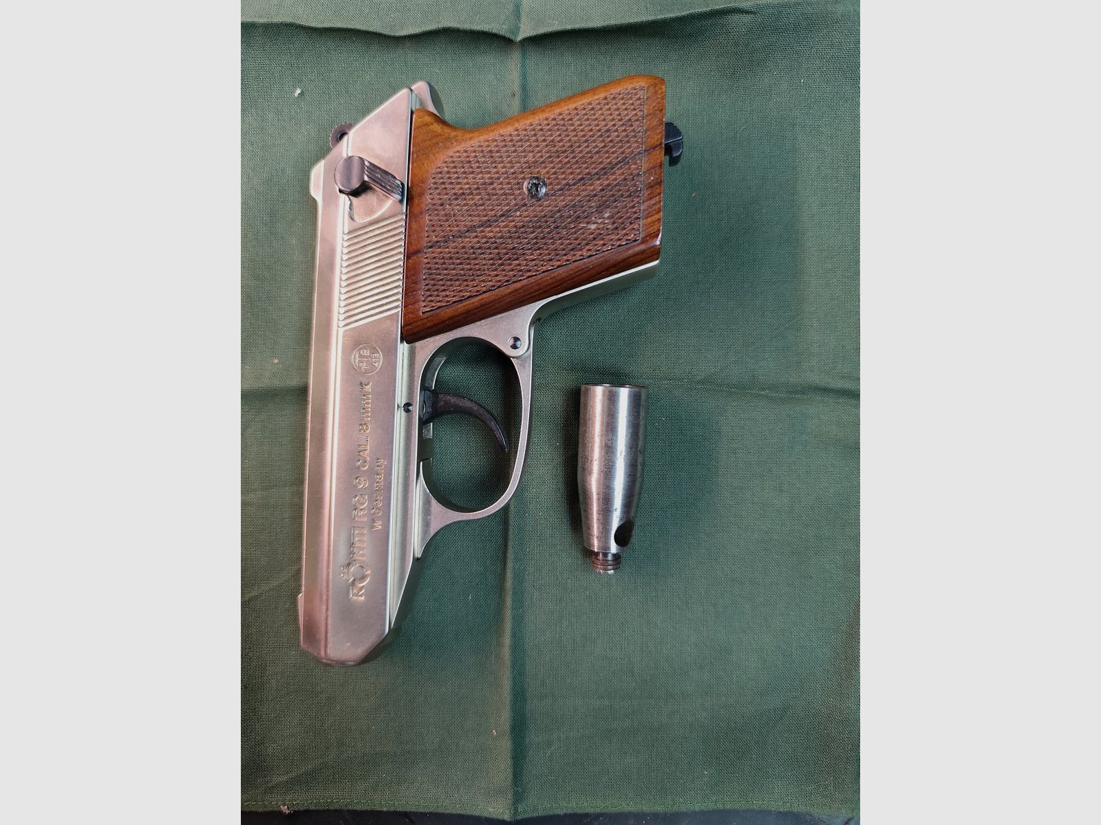 Röhm RG 9 8mm Nickel Holzgriffe P.A.K. 413 Sammlerwaffe